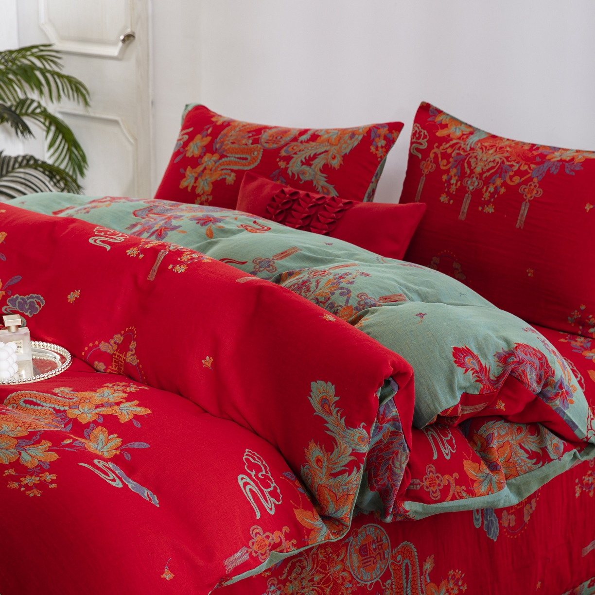 91家纺网 家纺一手货源 找家纺 双层纱家居 2025新款纯棉双层纱纽扣款四件套 新龙凤呈祥