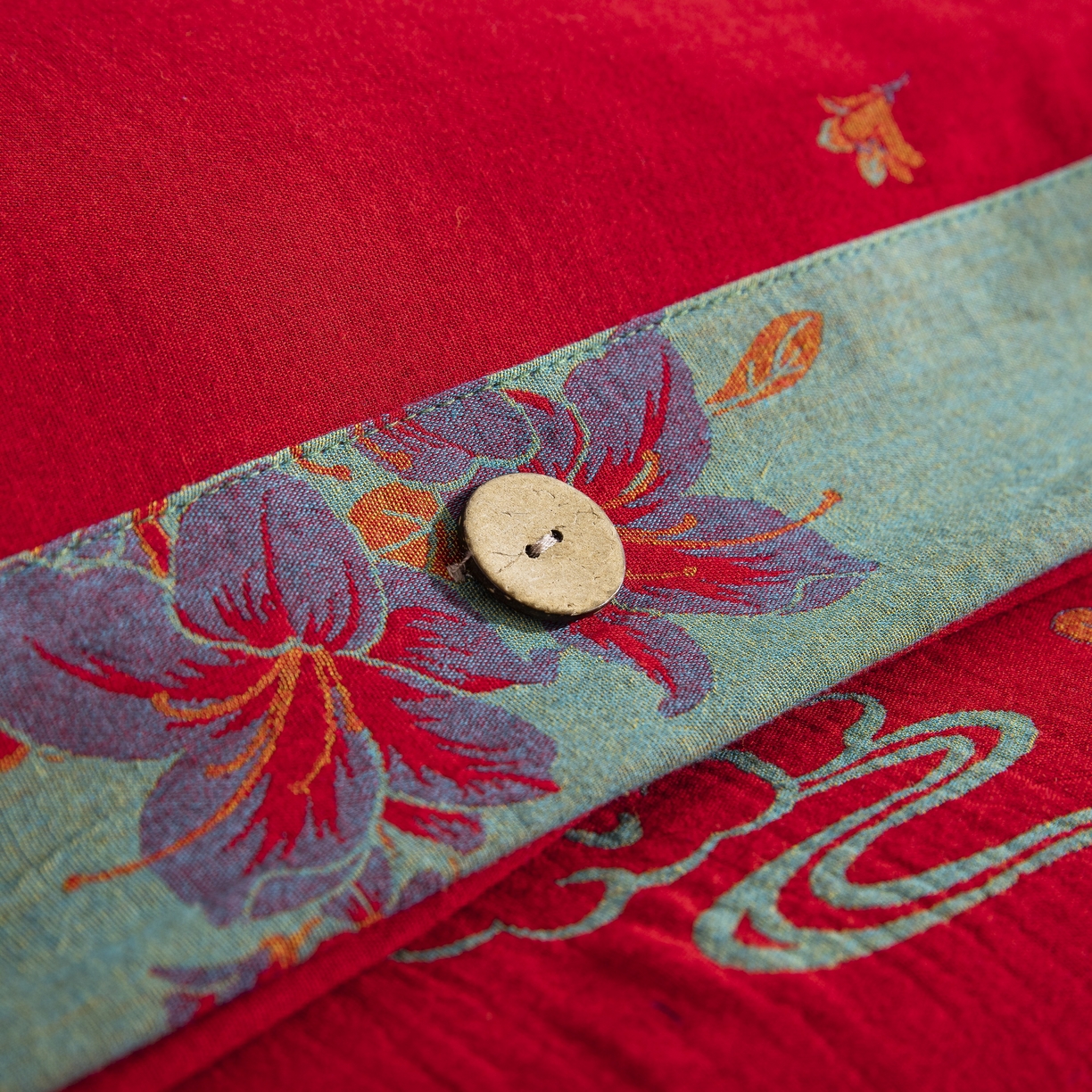 91家纺网 家纺一手货源 找家纺 双层纱家居 2025新款纯棉双层纱纽扣款四件套 新龙凤呈祥