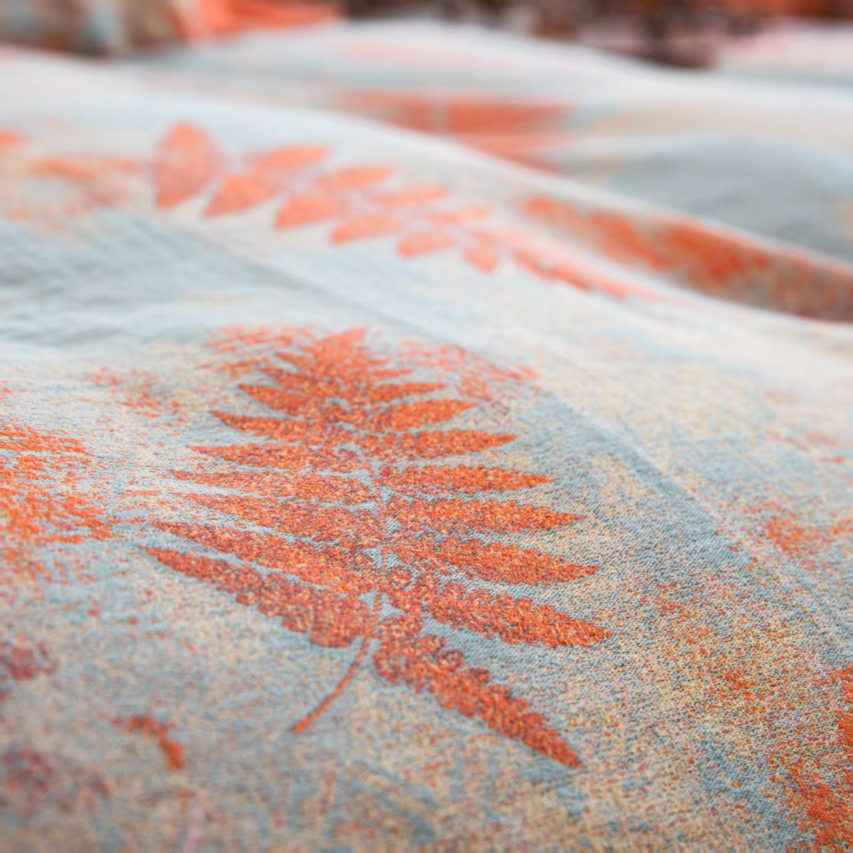 91家纺网 家纺一手货源 找家纺 双层纱家居 2025新款纯棉双层纱纽扣款四件套 羽毛桔