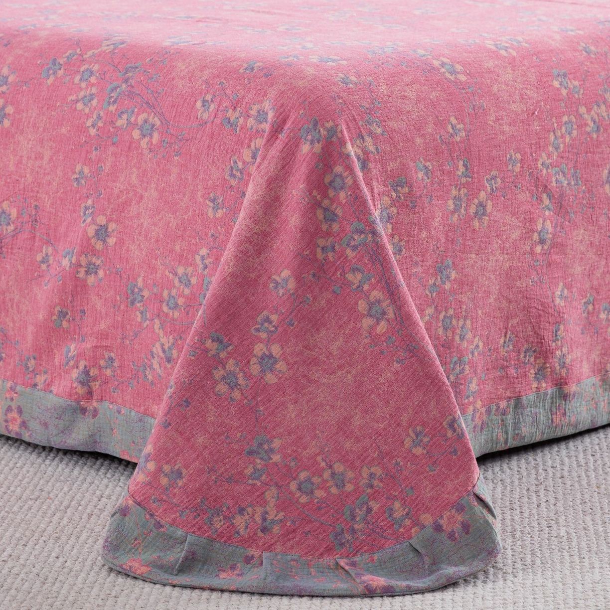 91家纺网 家纺一手货源 找家纺 双层纱家居 2025新款纯棉双层纱纽扣款四件套 织梦粉