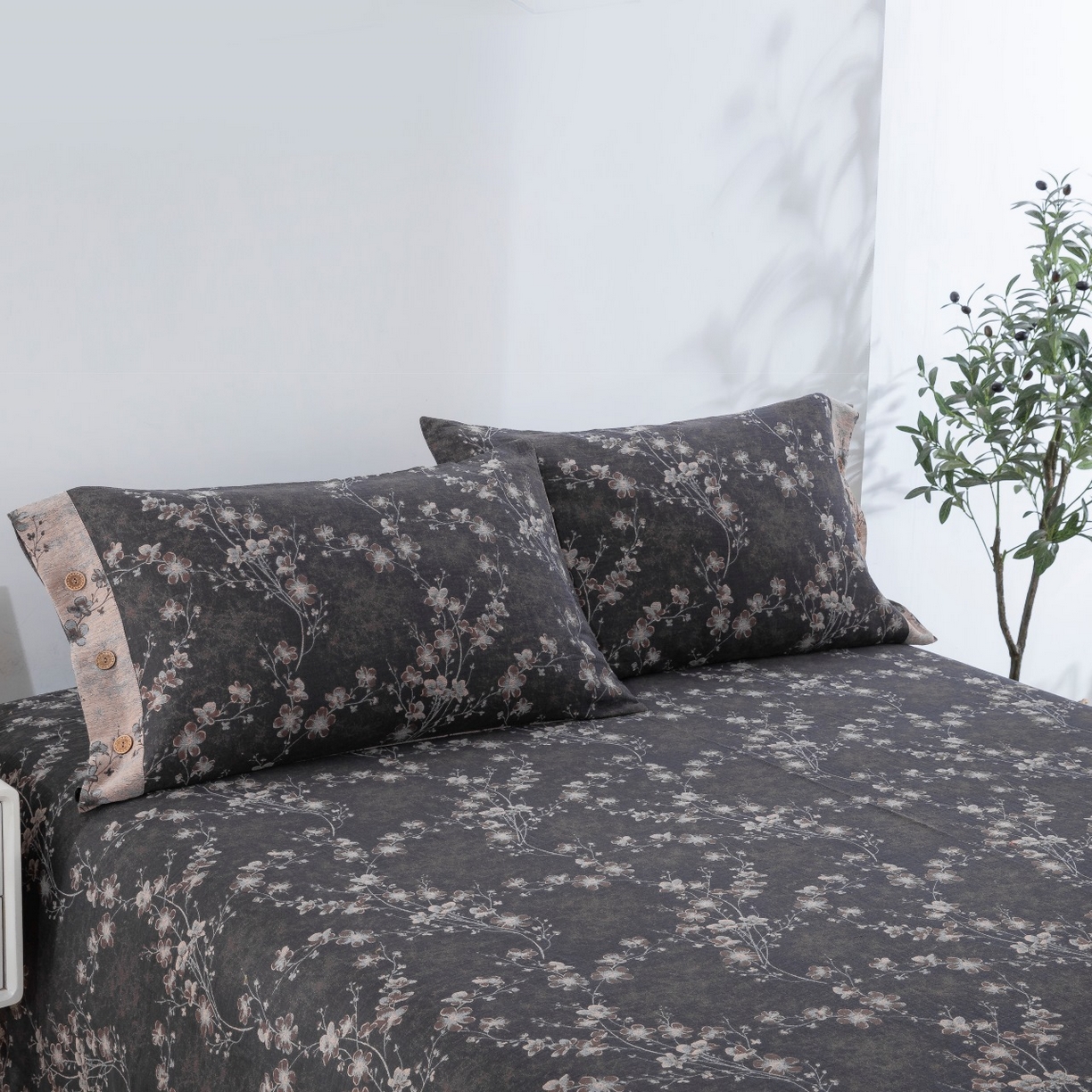 91家纺网 家纺一手货源 找家纺 双层纱家居 2025新款纯棉双层纱纽扣款四件套 织梦水墨