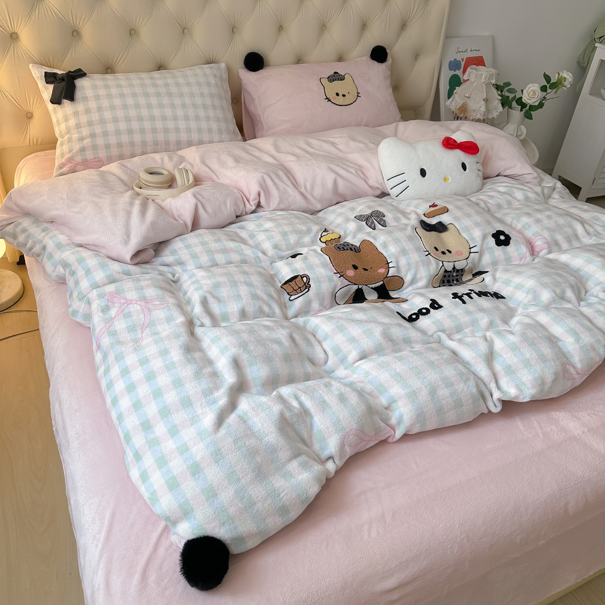 91家纺网 家纺一手货源 找家纺 子钦家纺 2025秋冬新款暗黑系小红书同款加厚牛奶绒蝴蝶结款毛巾绣床单床笠四件套-快乐兄妹场景一 快乐兄妹-仙女格