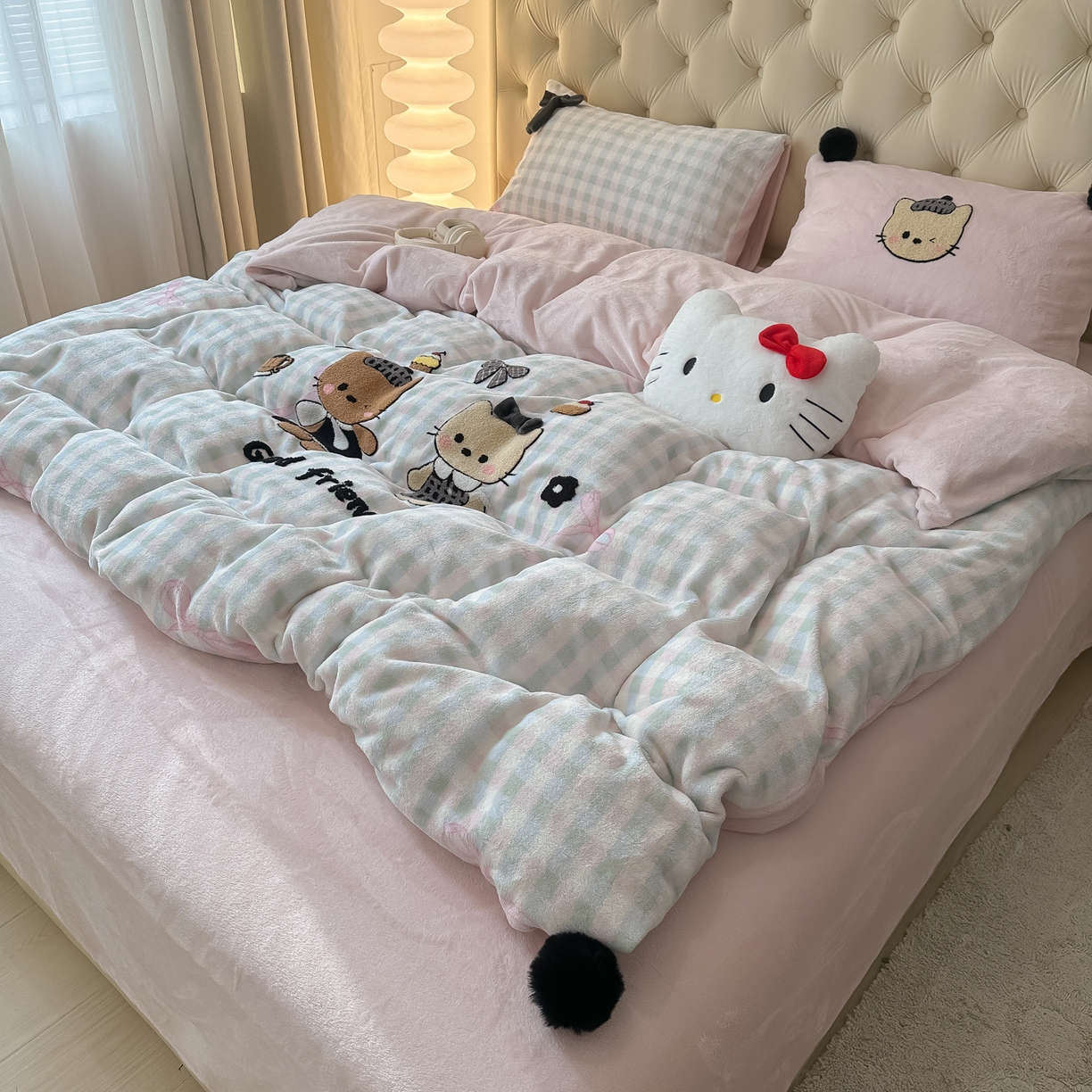 91家纺网 家纺一手货源 找家纺 子钦家纺 2025秋冬新款暗黑系小红书同款加厚牛奶绒蝴蝶结款毛巾绣床单床笠四件套-快乐兄妹场景一 快乐兄妹-仙女格