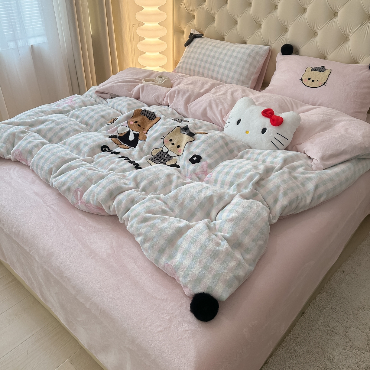 91家纺网 家纺一手货源 找家纺 子钦家纺 2025秋冬新款暗黑系小红书同款加厚牛奶绒蝴蝶结款毛巾绣床单床笠四件套-快乐兄妹场景一 快乐兄妹-仙女格