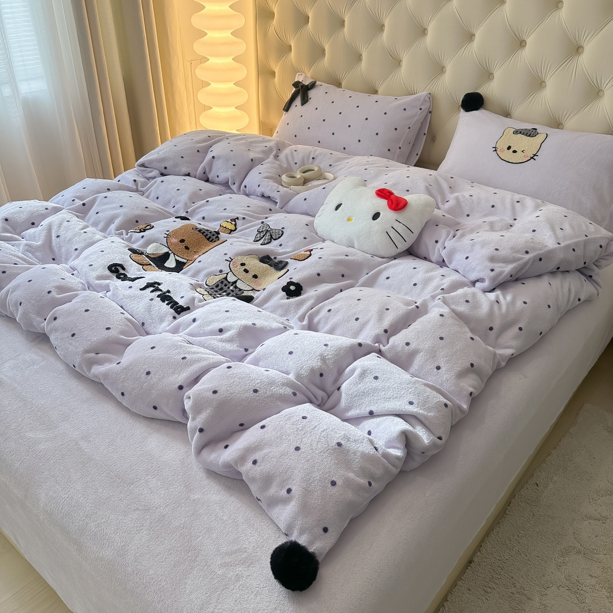 91家纺网 家纺一手货源 找家纺 子钦家纺 2025秋冬新款暗黑系小红书同款加厚牛奶绒蝴蝶结款毛巾绣床单床笠四件套-快乐兄妹场景一 快乐兄妹-紫波点