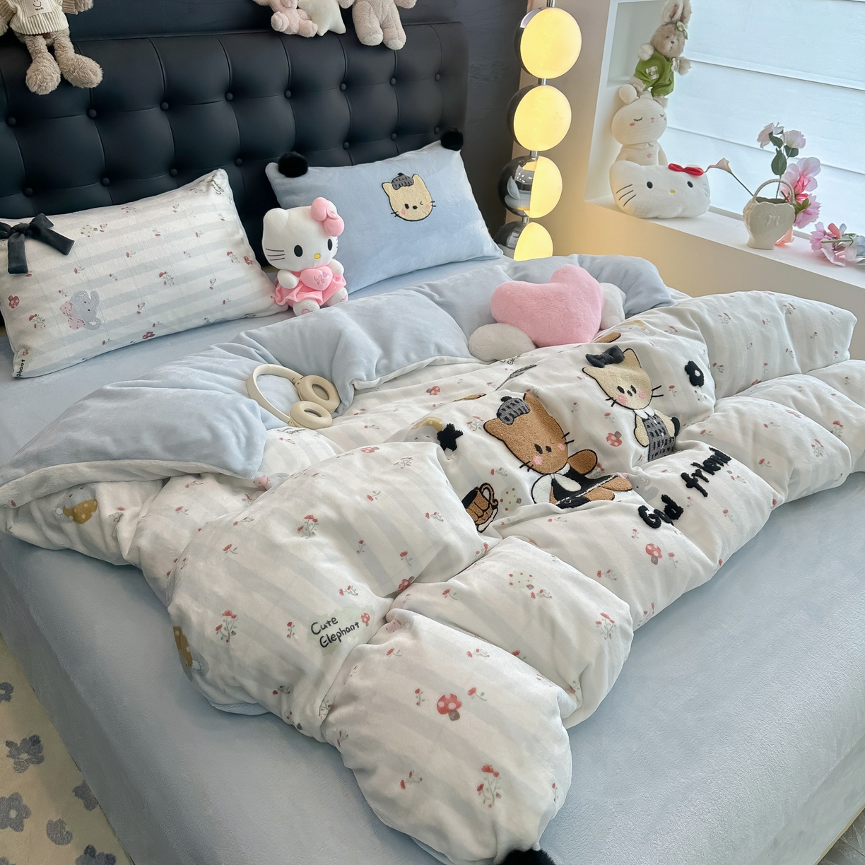 91家纺网 家纺一手货源 找家纺 子钦家纺 2025秋冬新款暗黑系小红书同款加厚牛奶绒蝴蝶结款毛巾绣床单床笠四件套-快乐兄妹场景二 快乐兄妹-好时光