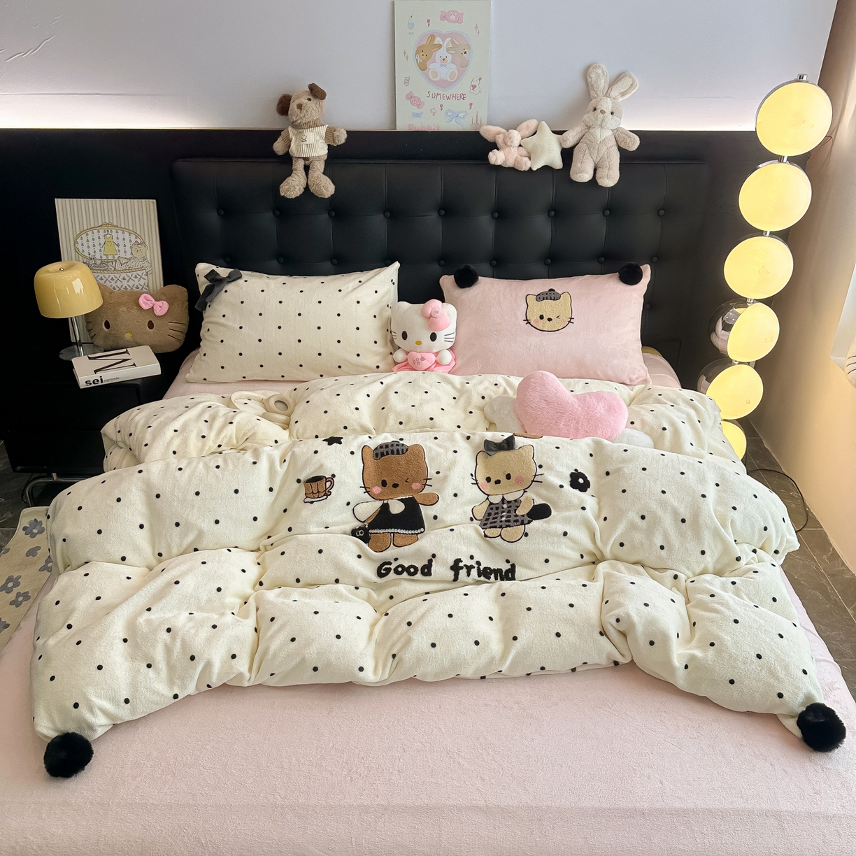 子钦家纺 2025秋冬新款暗黑系小红书同款加厚牛奶绒蝴蝶结款毛巾绣床单床笠四件套-快乐兄妹场景二 快乐兄妹-奶波点