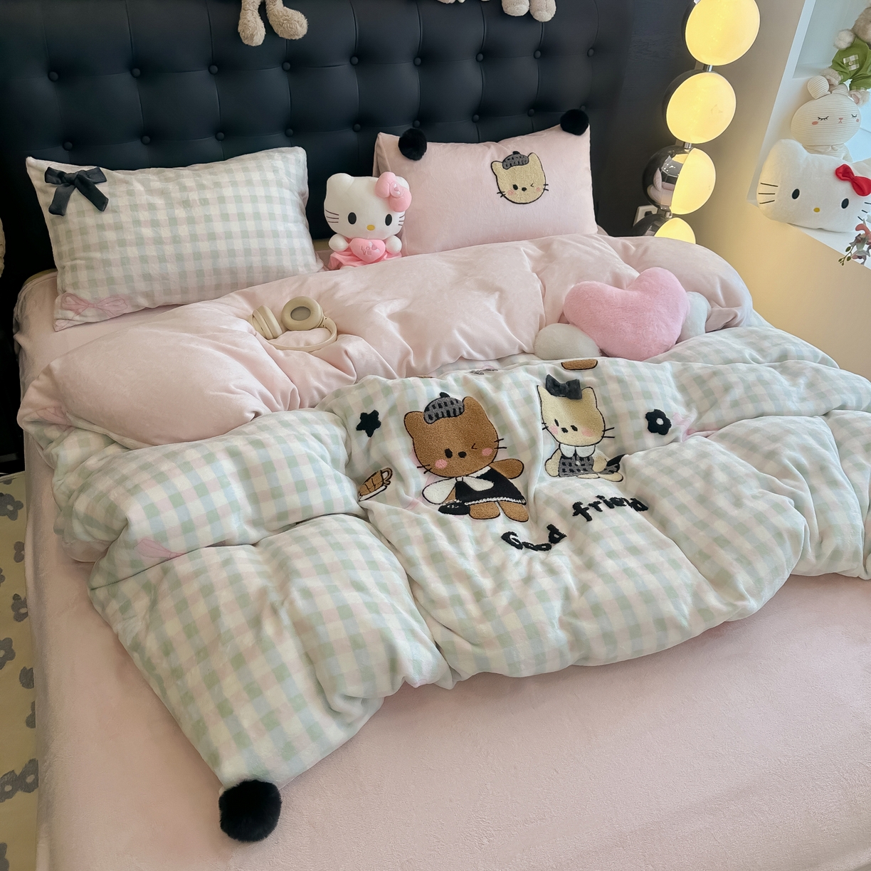 91家纺网 家纺一手货源 找家纺 子钦家纺 2025秋冬新款暗黑系小红书同款加厚牛奶绒蝴蝶结款毛巾绣床单床笠四件套-快乐兄妹场景二 快乐兄妹-仙女格