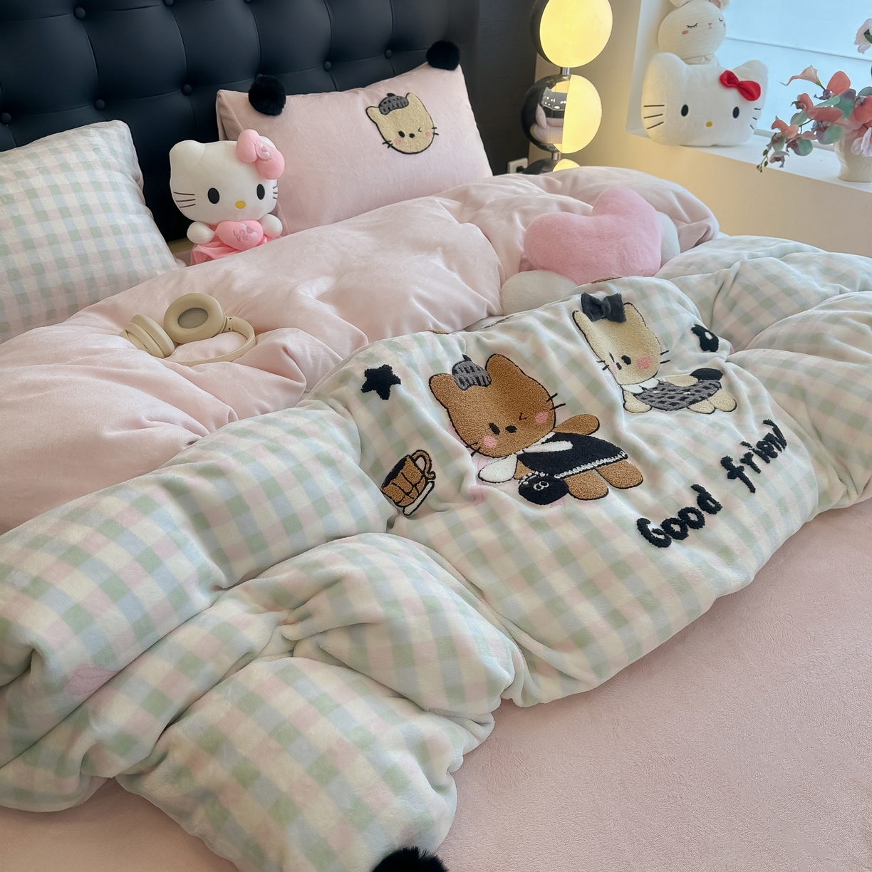 91家纺网 家纺一手货源 找家纺 子钦家纺 2025秋冬新款暗黑系小红书同款加厚牛奶绒蝴蝶结款毛巾绣床单床笠四件套-快乐兄妹场景二 快乐兄妹-仙女格