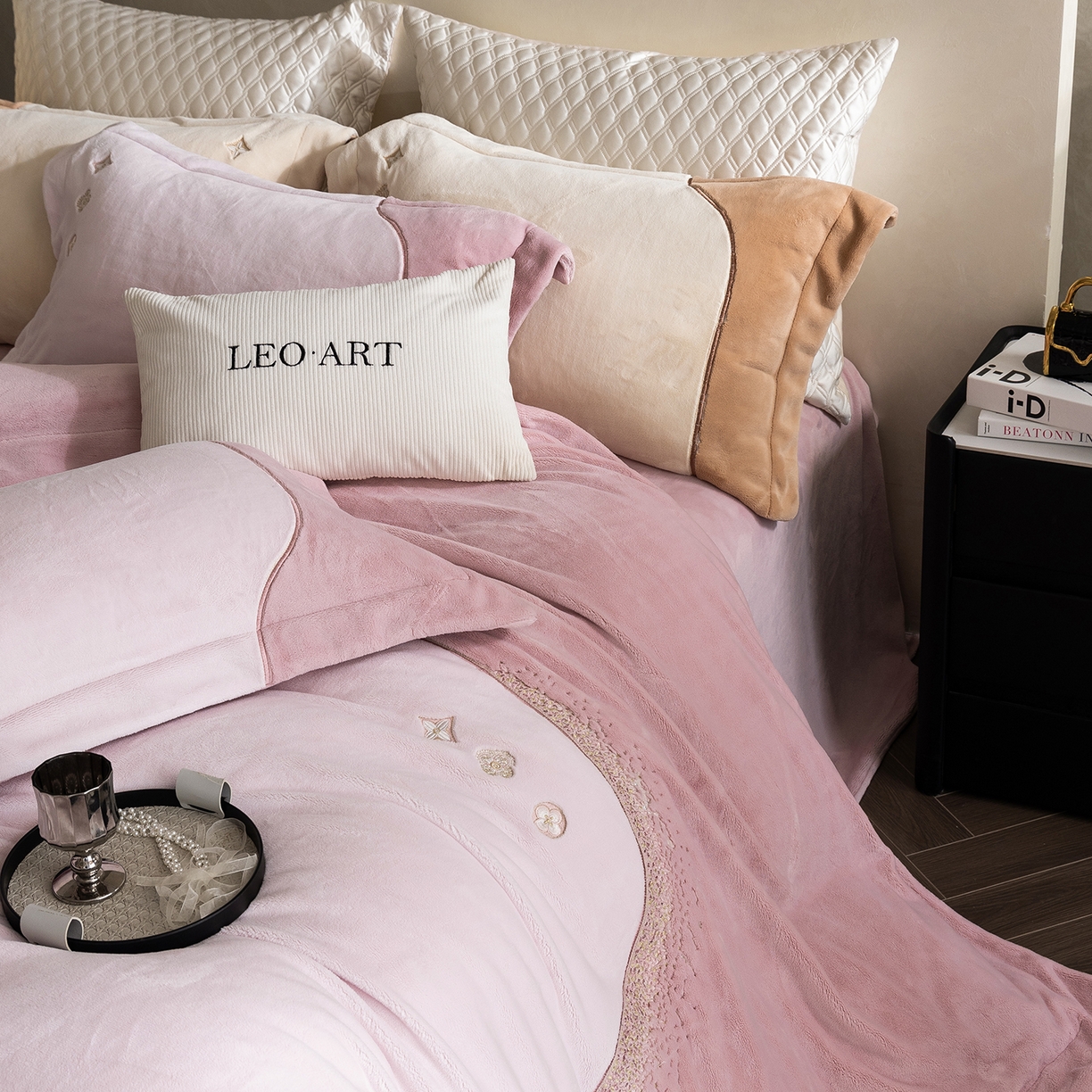 91家纺网 家纺一手货源 找家纺 （总）涞澳家纺 2025新款牛奶绒绣花四件套（利威亚&心熠欢眠）