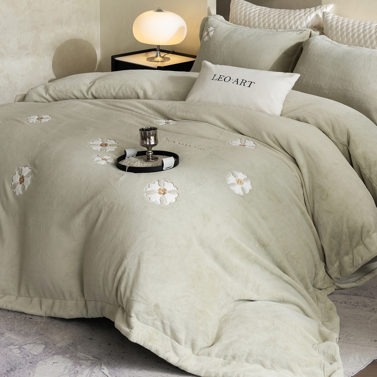 91家纺网 家纺一手货源 找家纺 （总）涞澳家纺 2025新款牛奶绒绣花四件套（利威亚&心熠欢眠）