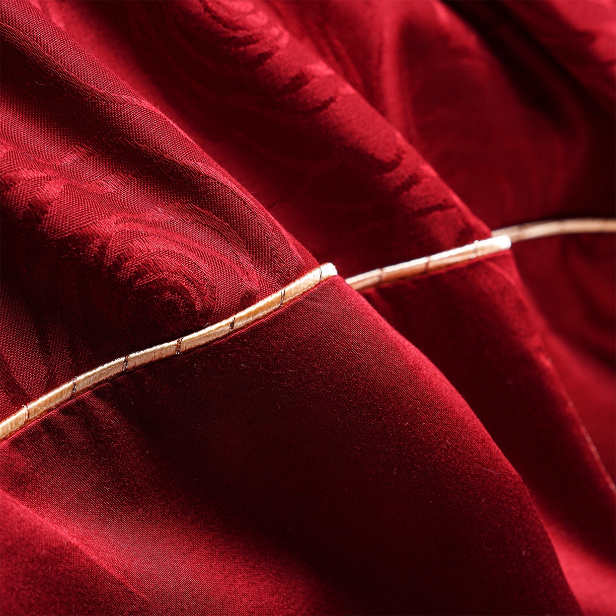 91家纺网 家纺一手货源 找家纺 芊囍纺 2025新款双面长绒棉提花婚庆刺绣四件套 吉祥