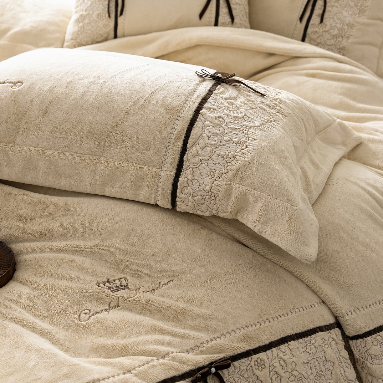 91家纺网 家纺一手货源 找家纺 涞澳家纺 2025新款牛奶绒四件套-维拉诗镜 维拉诗镜-舒芙蕾