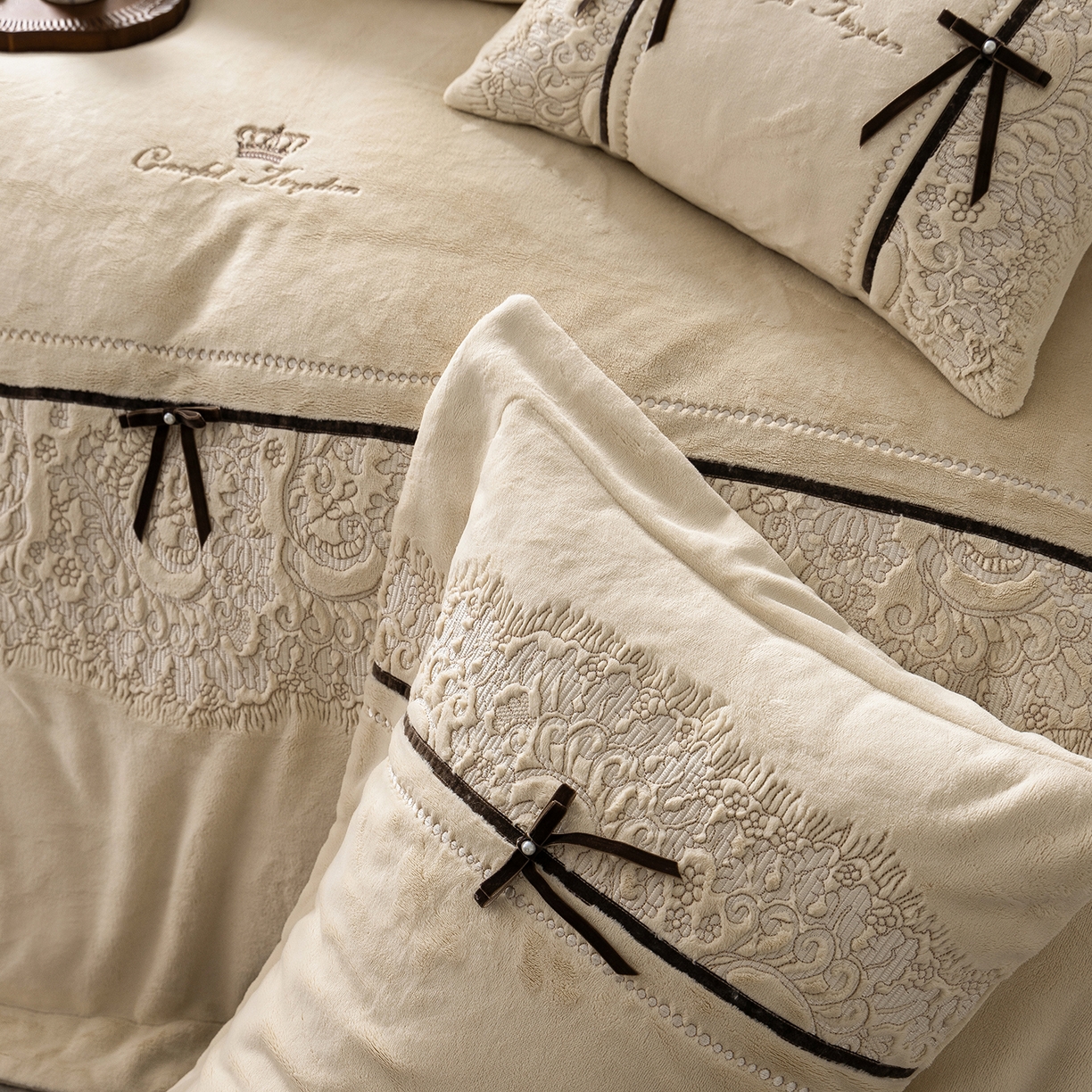 91家纺网 家纺一手货源 找家纺 涞澳家纺 2025新款牛奶绒四件套-维拉诗镜 维拉诗镜-舒芙蕾