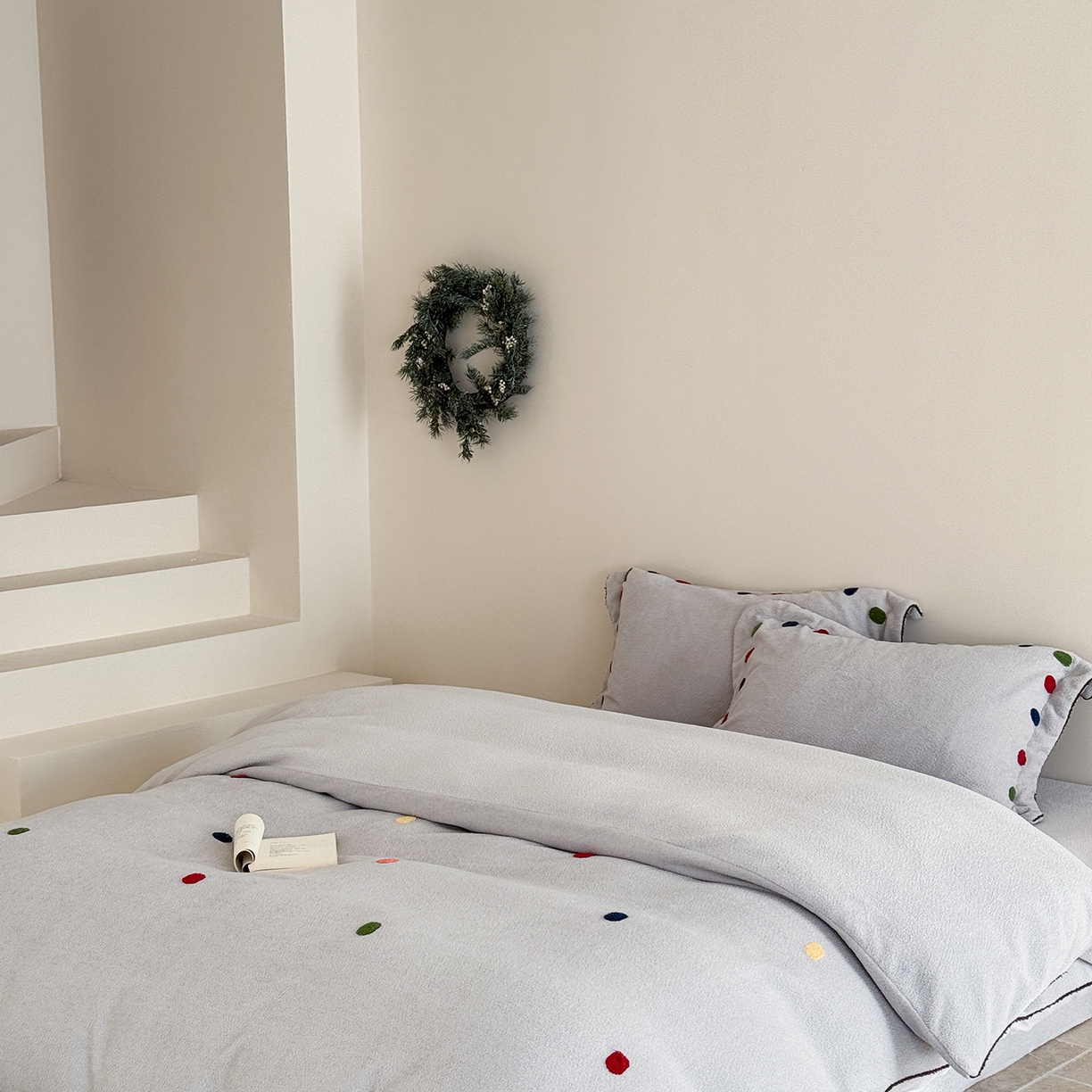 91家纺网 家纺一手货源 找家纺 涞澳家纺 2025新款半边绒四件套-月澜绘梦 月澜绘梦-灰