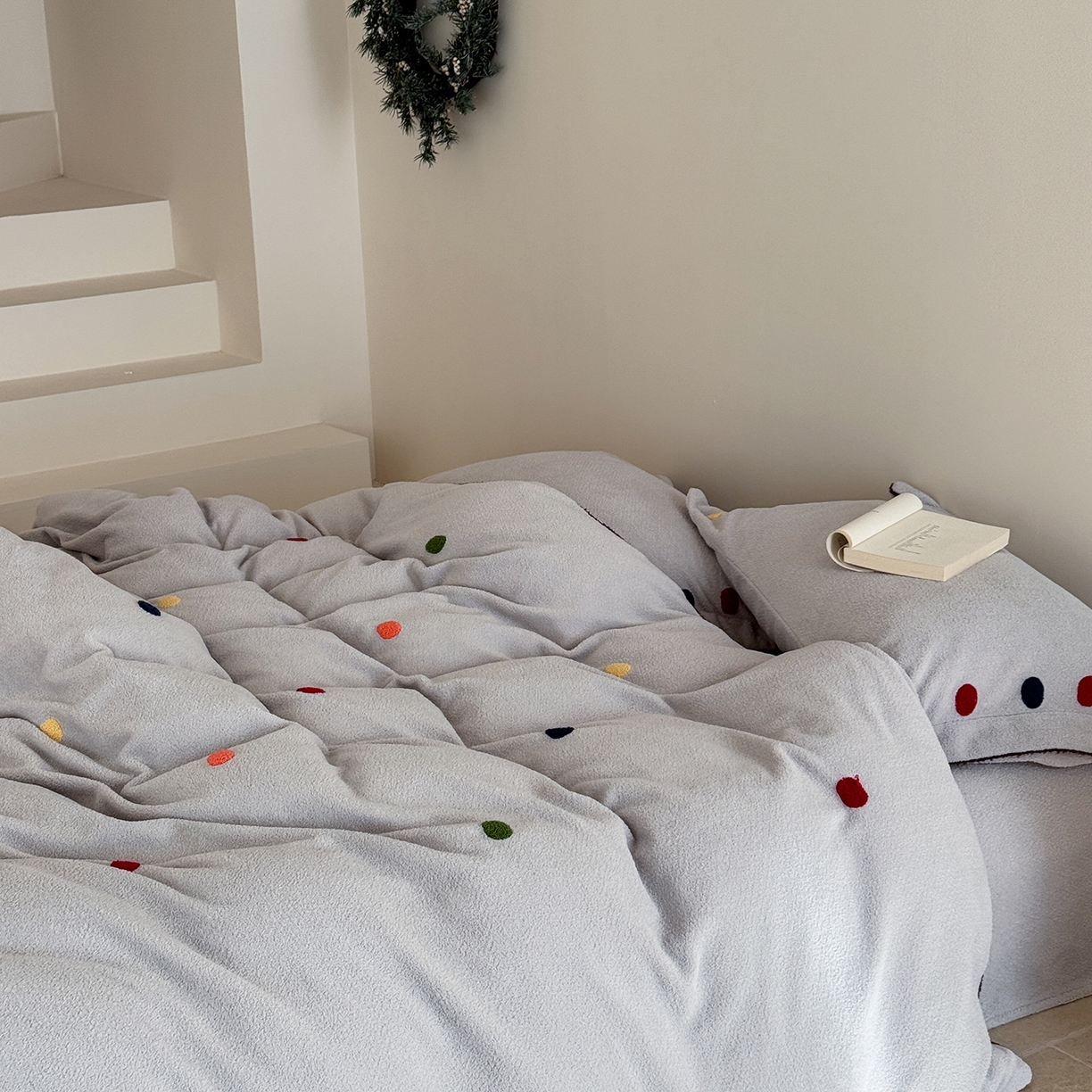 91家纺网 家纺一手货源 找家纺 涞澳家纺 2025新款半边绒四件套-月澜绘梦 月澜绘梦-灰