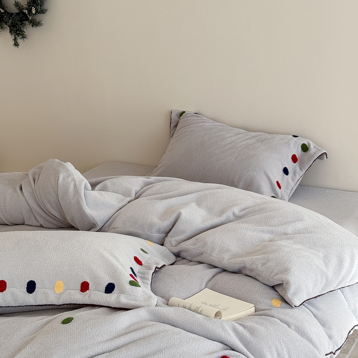 91家纺网 家纺一手货源 找家纺 涞澳家纺 2025新款半边绒四件套-月澜绘梦 月澜绘梦-灰