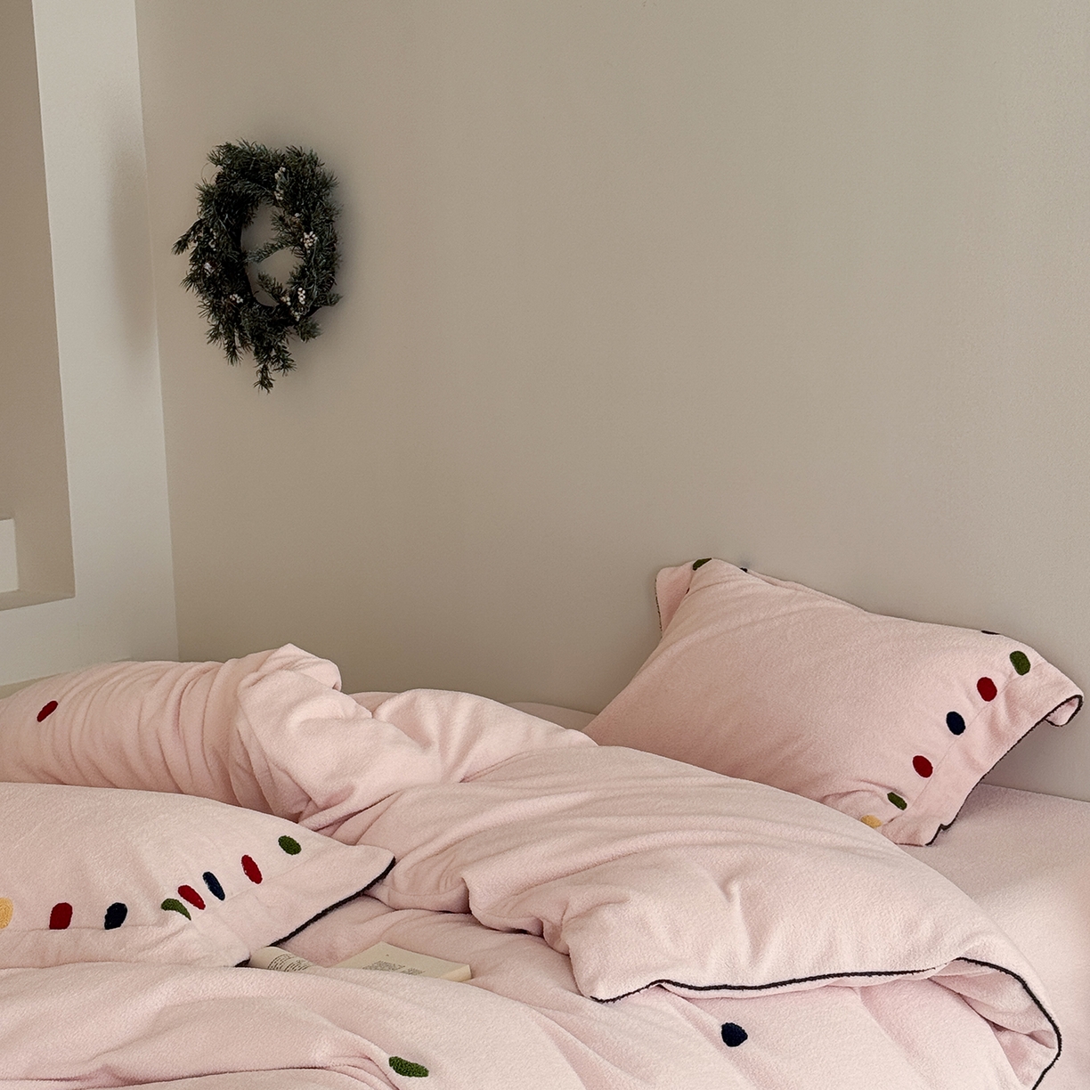 91家纺网 家纺一手货源 找家纺 涞澳家纺 2025新款半边绒四件套-月澜绘梦 月澜绘梦-粉