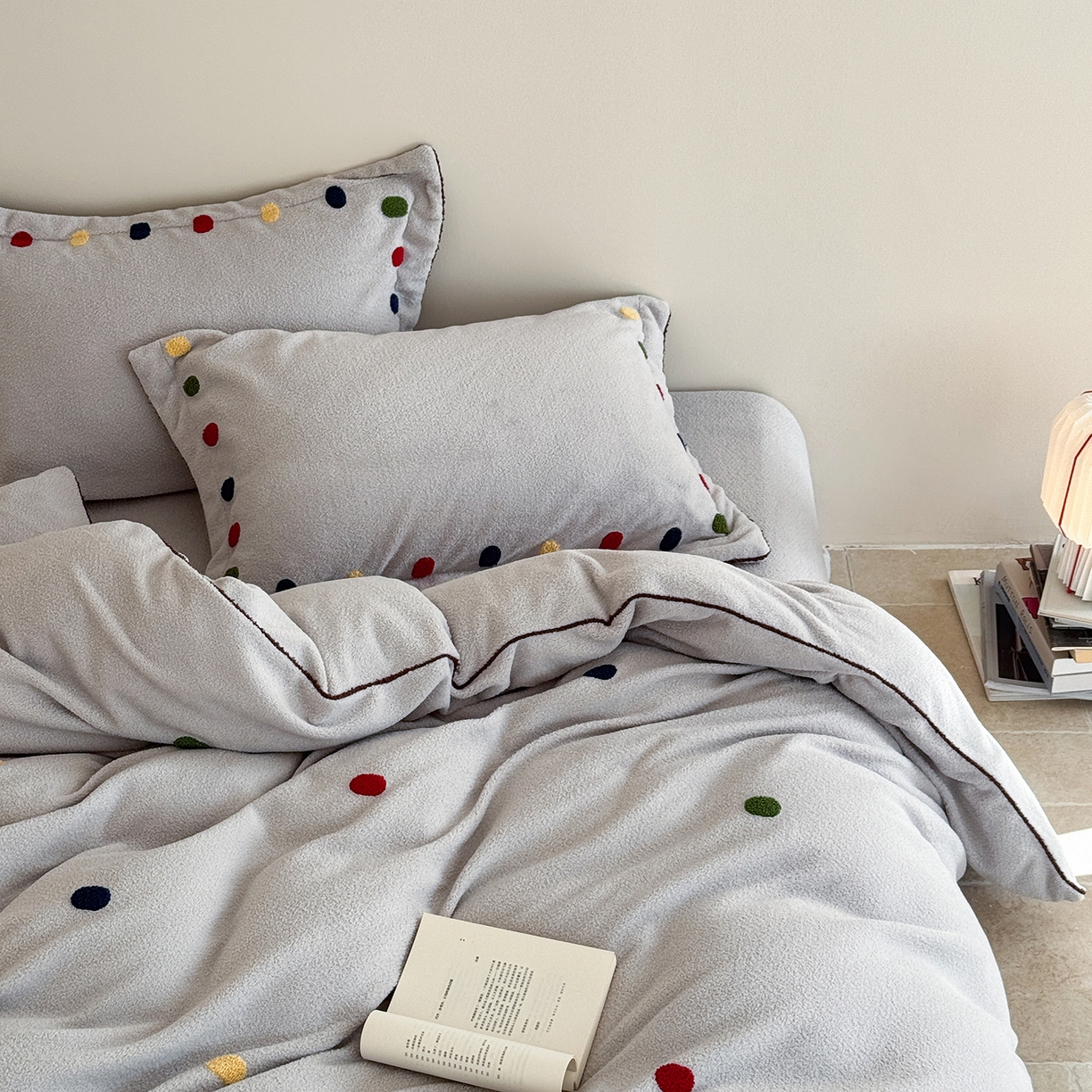 91家纺网 家纺一手货源 找家纺 涞澳家纺 2025新款半边绒四件套-月澜绘梦 月澜绘梦-灰