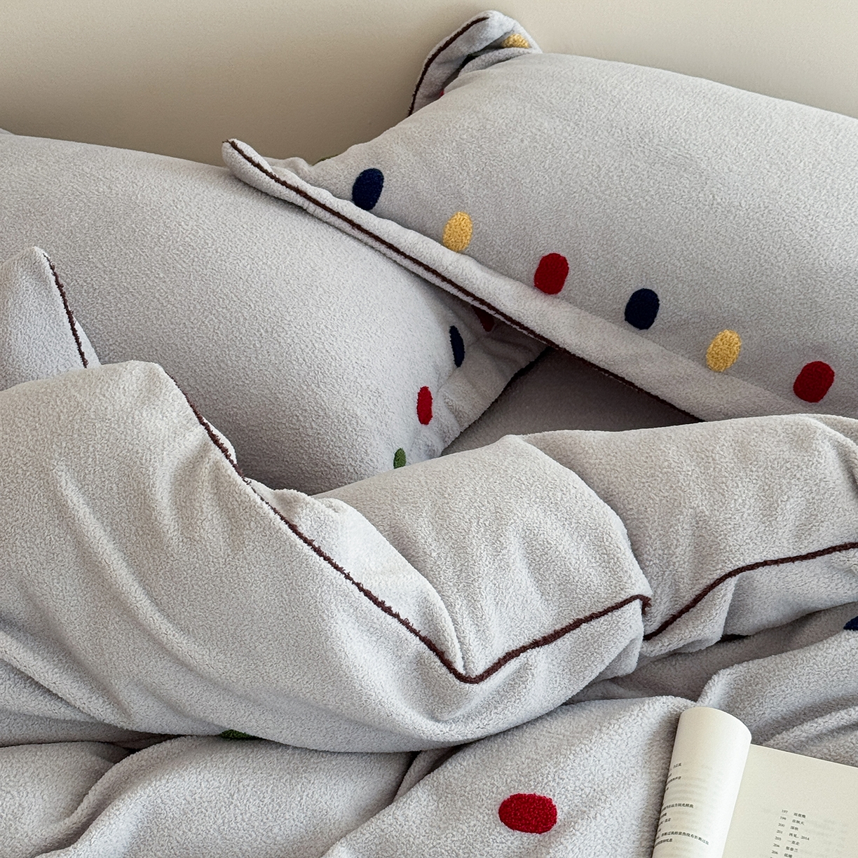 91家纺网 家纺一手货源 找家纺 涞澳家纺 2025新款半边绒四件套-月澜绘梦 月澜绘梦-灰