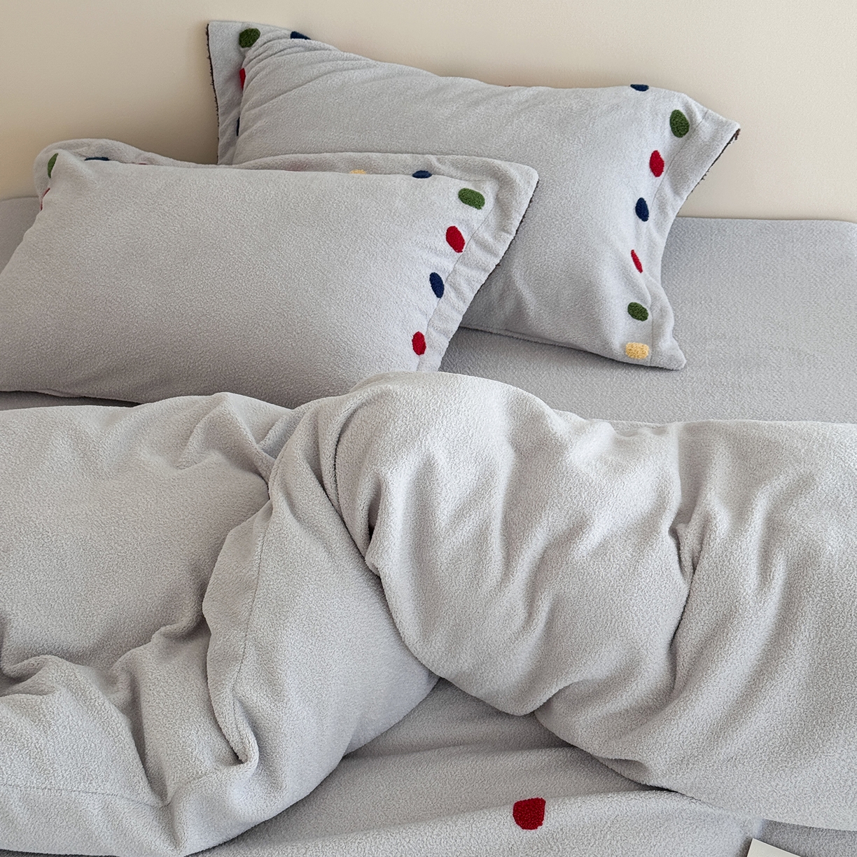 91家纺网 家纺一手货源 找家纺 涞澳家纺 2025新款半边绒四件套-月澜绘梦 月澜绘梦-灰