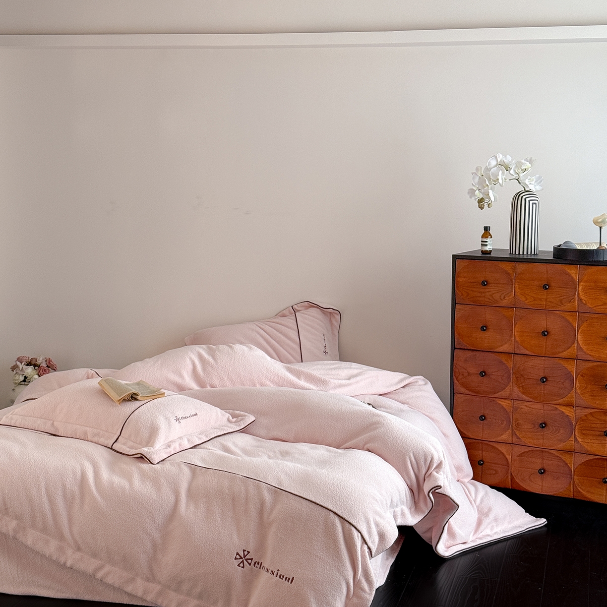 91家纺网 家纺一手货源 找家纺 涞澳家纺 2025新款半边绒四件套-柔光梦境 柔光梦境-粉