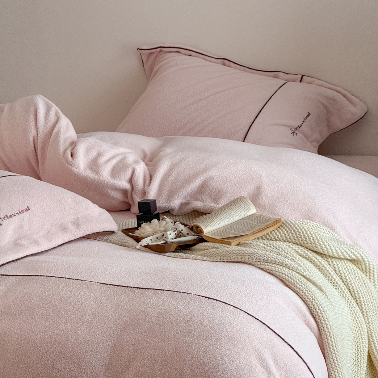 91家纺网 家纺一手货源 找家纺 涞澳家纺 2025新款半边绒四件套-柔光梦境 柔光梦境-粉