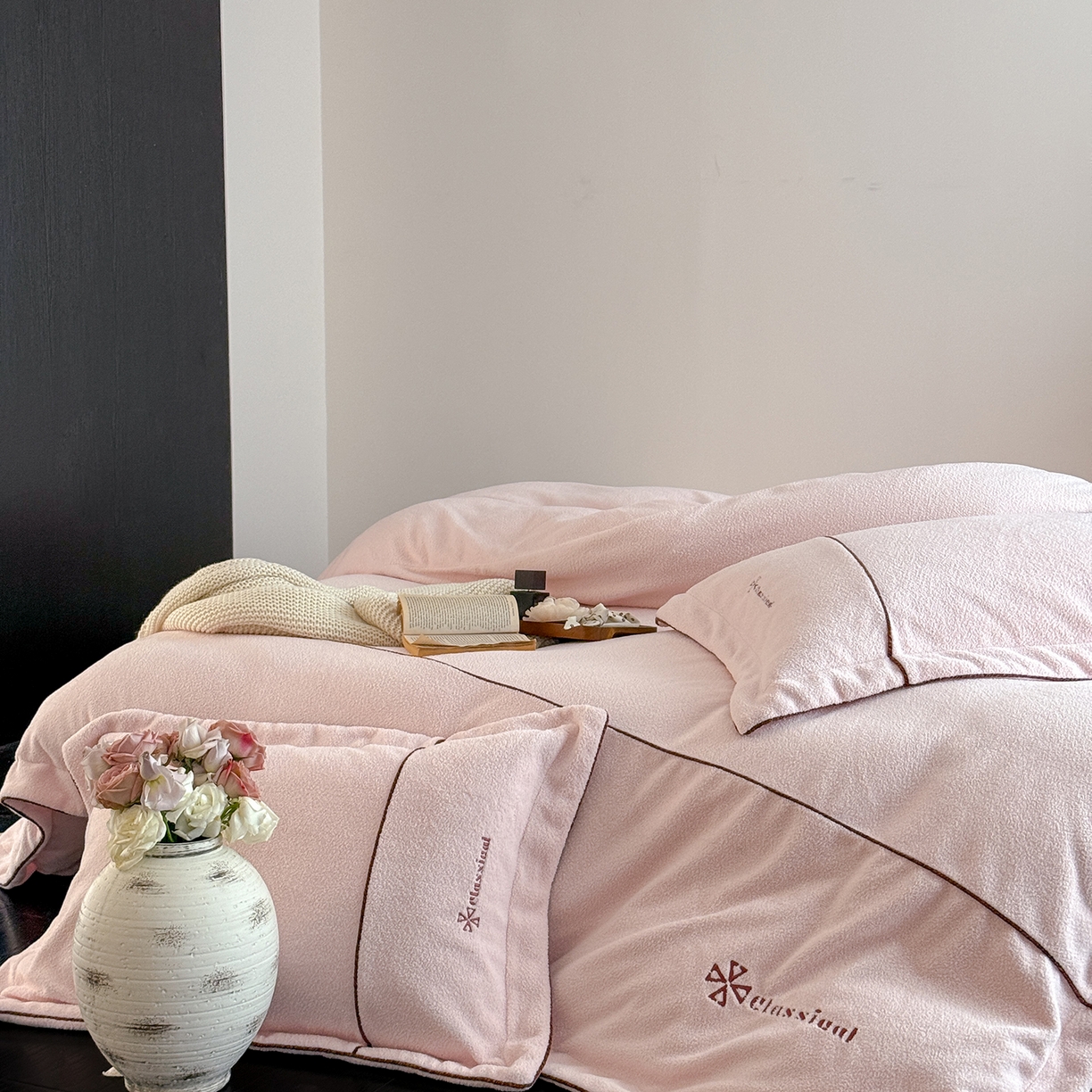 91家纺网 家纺一手货源 找家纺 涞澳家纺 2025新款半边绒四件套-柔光梦境 柔光梦境-粉