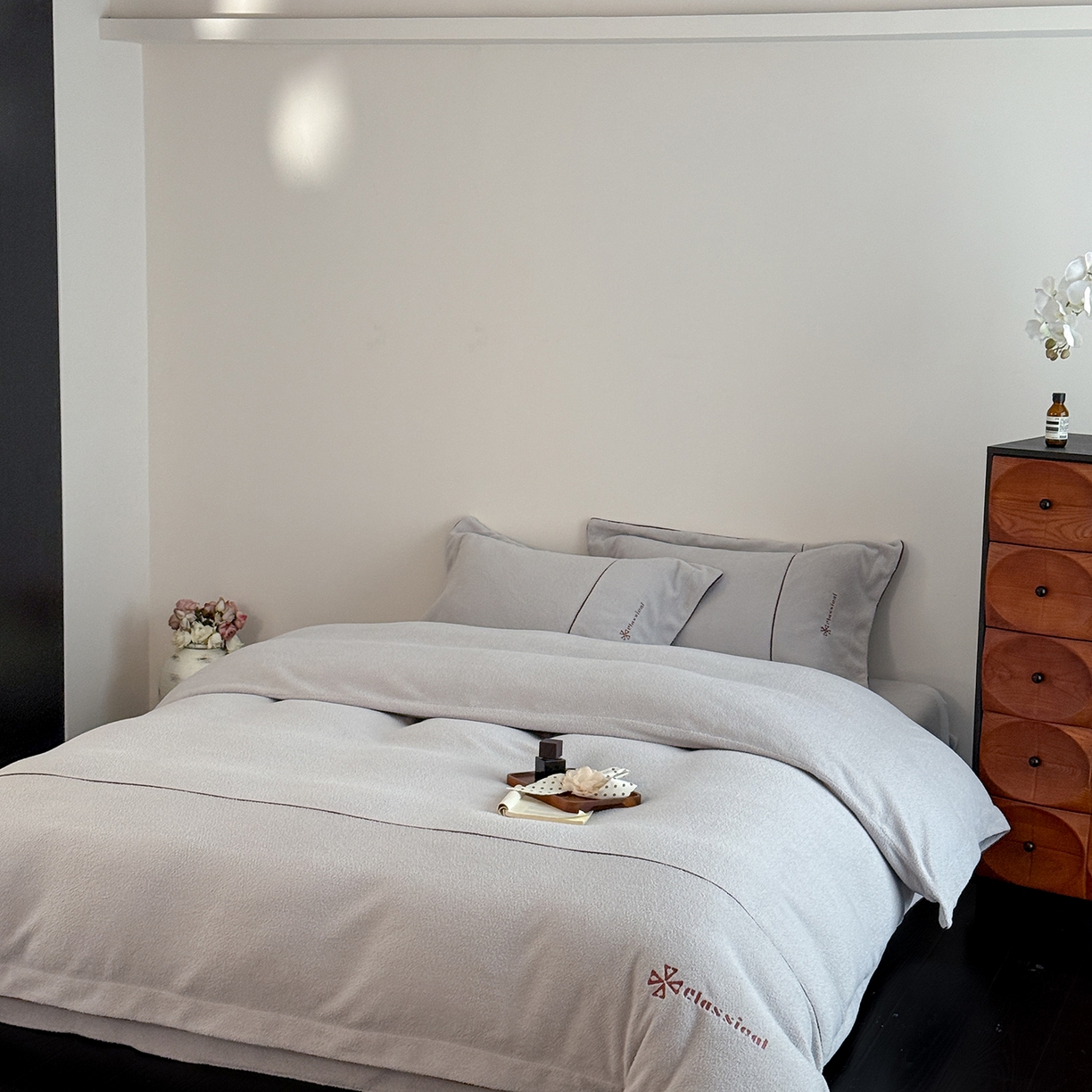 91家纺网 家纺一手货源 找家纺 涞澳家纺 2025新款半边绒四件套-柔光梦境 柔光梦境-灰