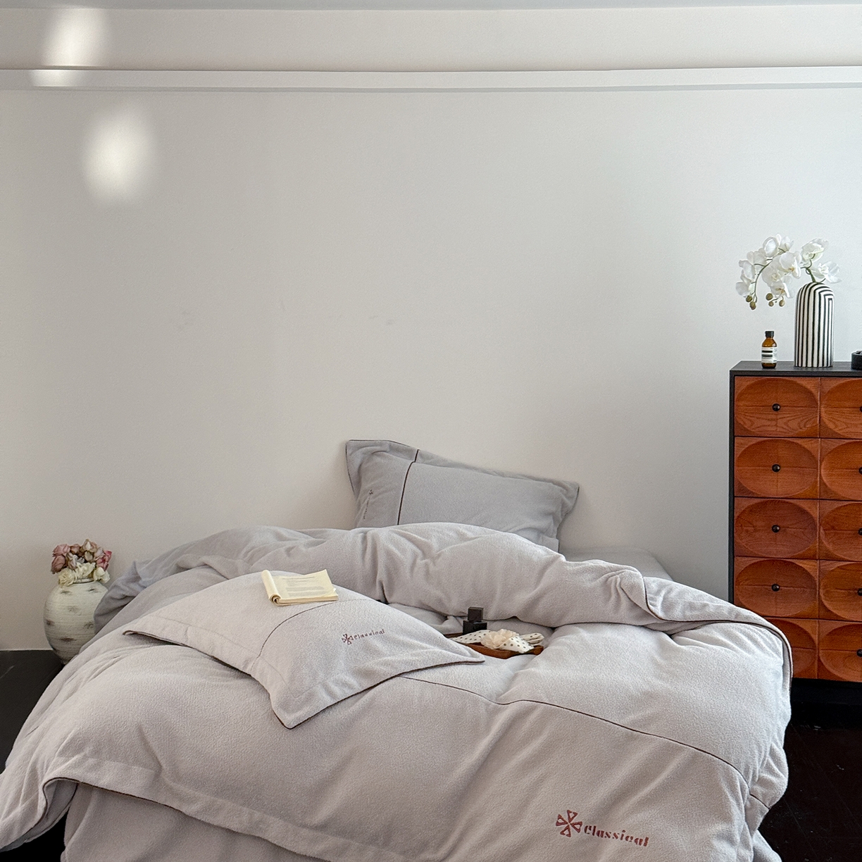 91家纺网 家纺一手货源 找家纺 涞澳家纺 2025新款半边绒四件套-柔光梦境 柔光梦境-灰