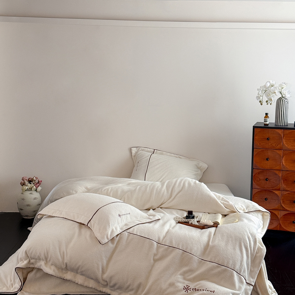 91家纺网 家纺一手货源 找家纺 涞澳家纺 2025新款半边绒四件套-柔光梦境 柔光梦境-白