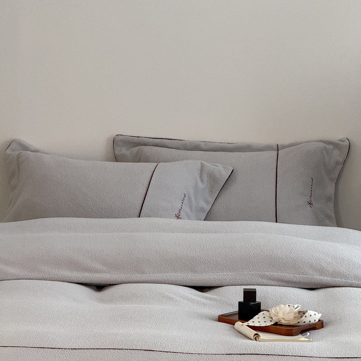 91家纺网 家纺一手货源 找家纺 涞澳家纺 2025新款半边绒四件套-柔光梦境 柔光梦境-灰