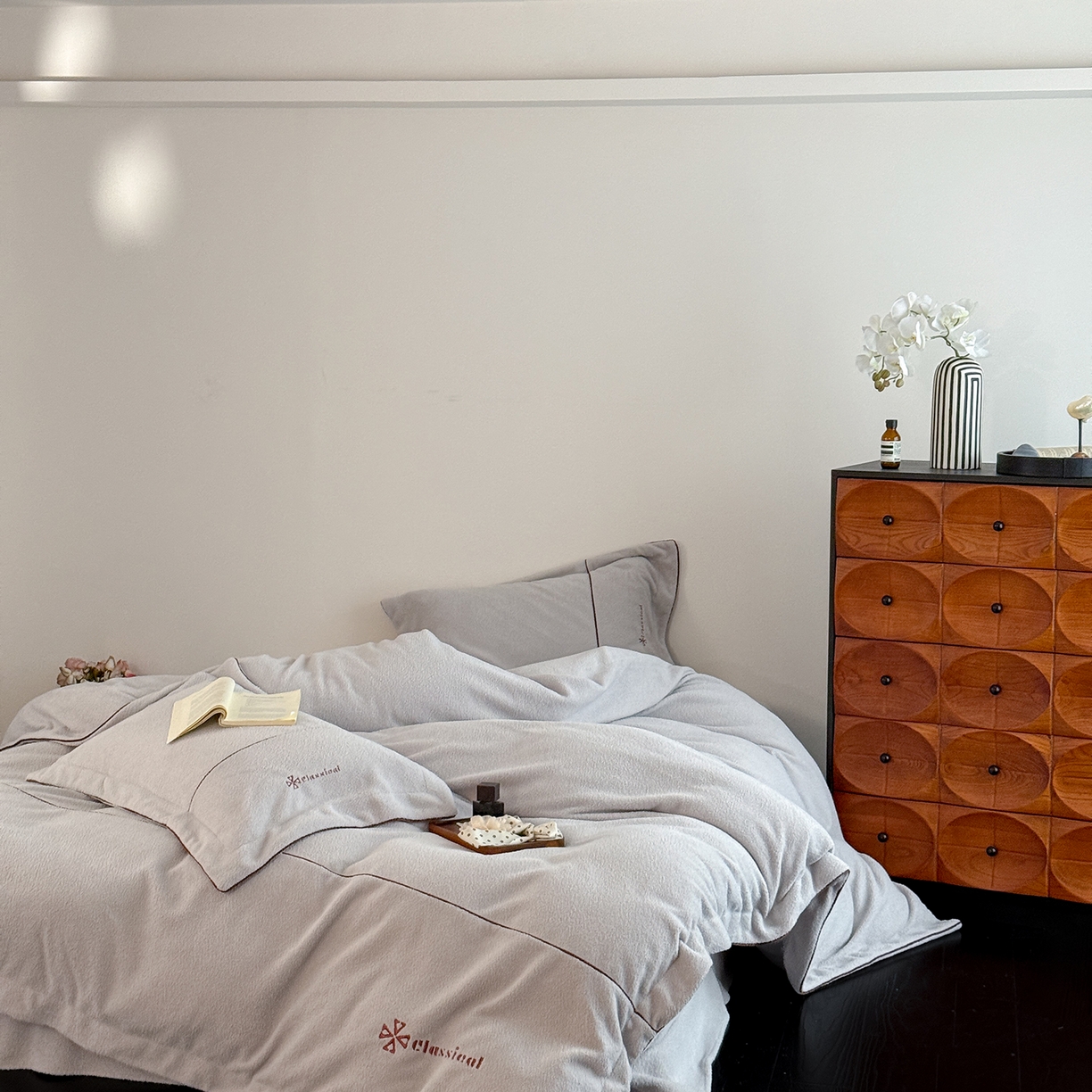 91家纺网 家纺一手货源 找家纺 涞澳家纺 2025新款半边绒四件套-柔光梦境 柔光梦境-灰