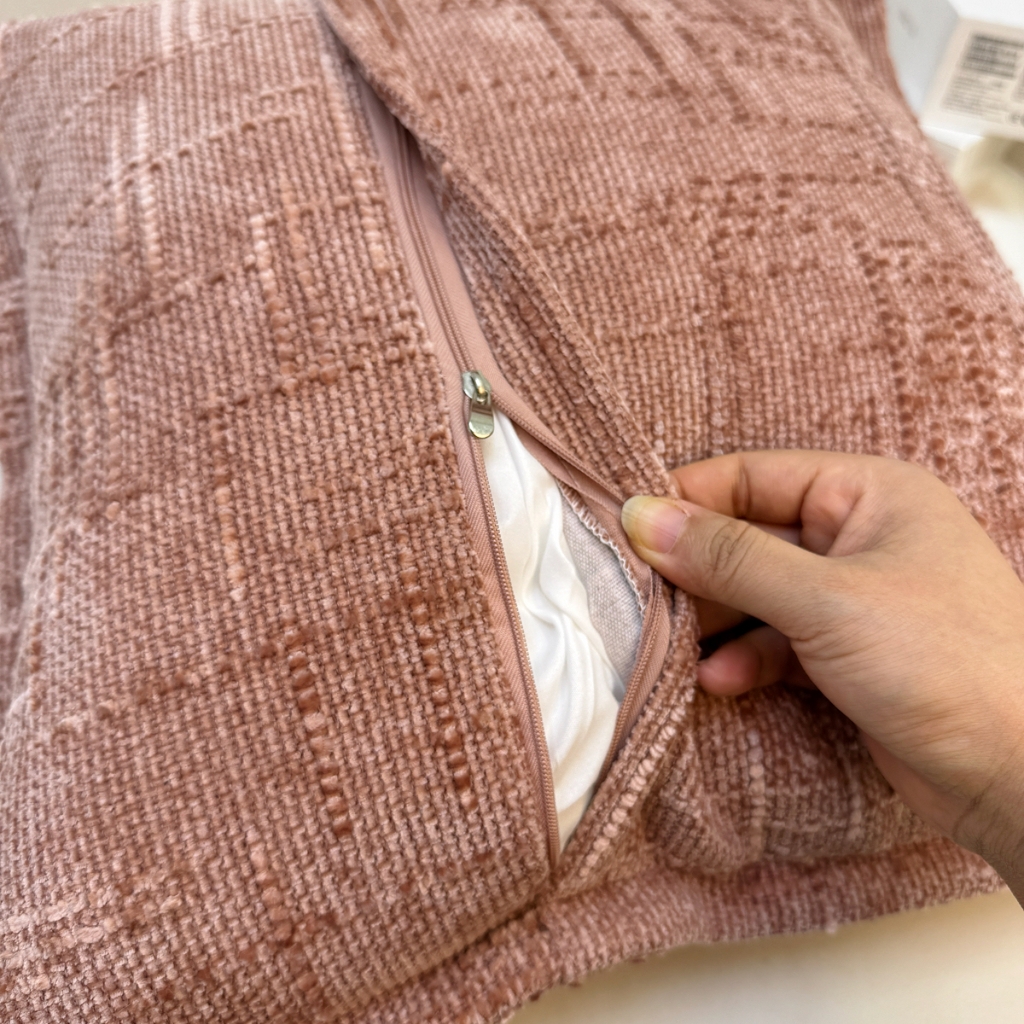 91家纺网 家纺一手货源 找家纺 爱家居 2025新款跨境亚马逊加厚双面雪尼尔宽边枕套美式压边抱枕客厅纯色靠垫 宽边雪尼尔—粉