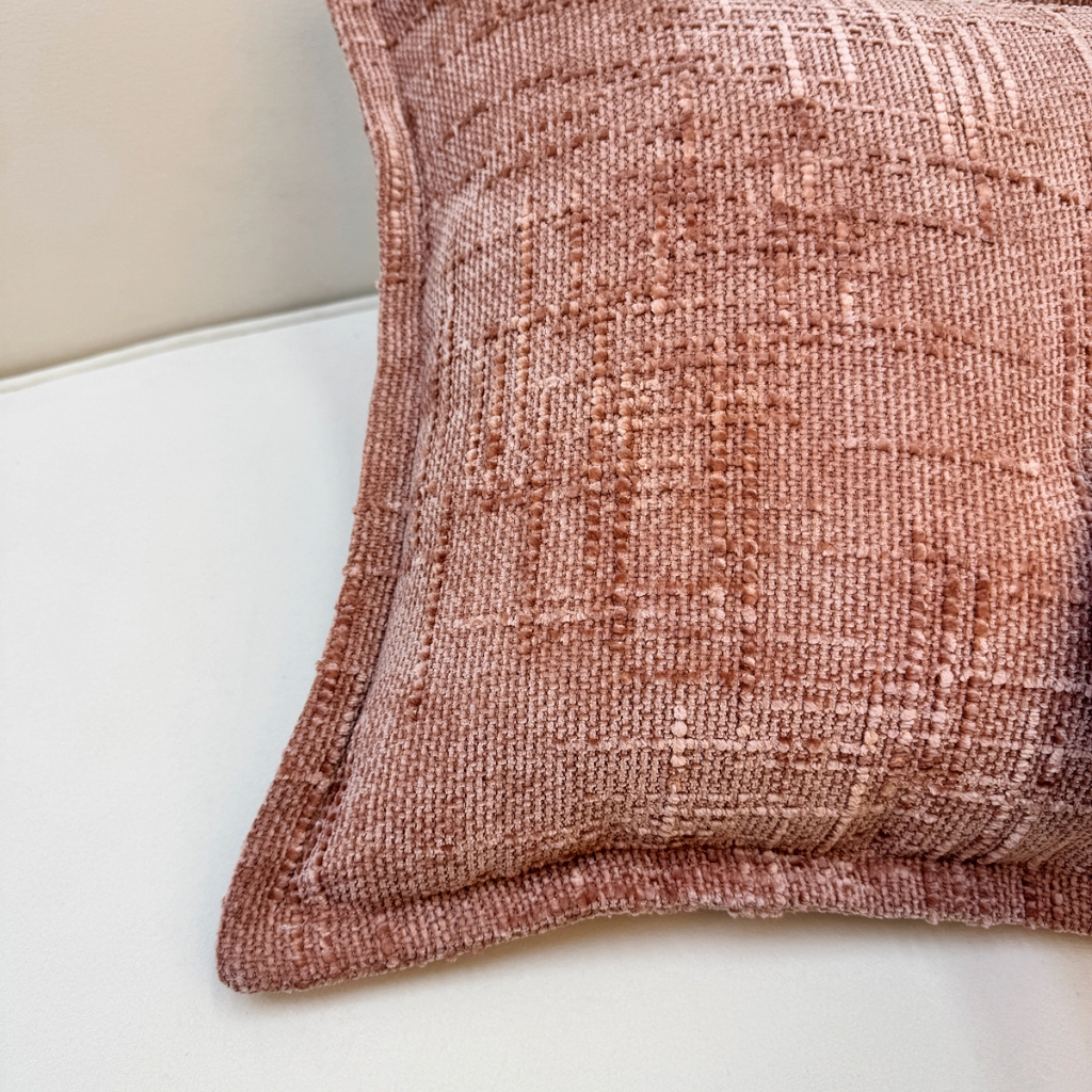 91家纺网 家纺一手货源 找家纺 爱家居 2025新款跨境亚马逊加厚双面雪尼尔宽边枕套美式压边抱枕客厅纯色靠垫 宽边雪尼尔—粉