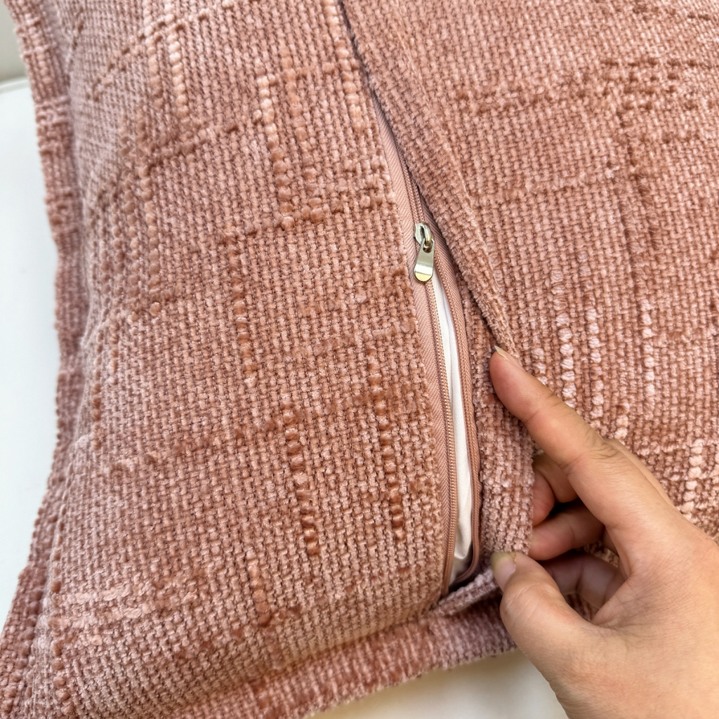 91家纺网 家纺一手货源 找家纺 爱家居 2025新款跨境亚马逊加厚双面雪尼尔宽边枕套美式压边抱枕客厅纯色靠垫 宽边雪尼尔—粉