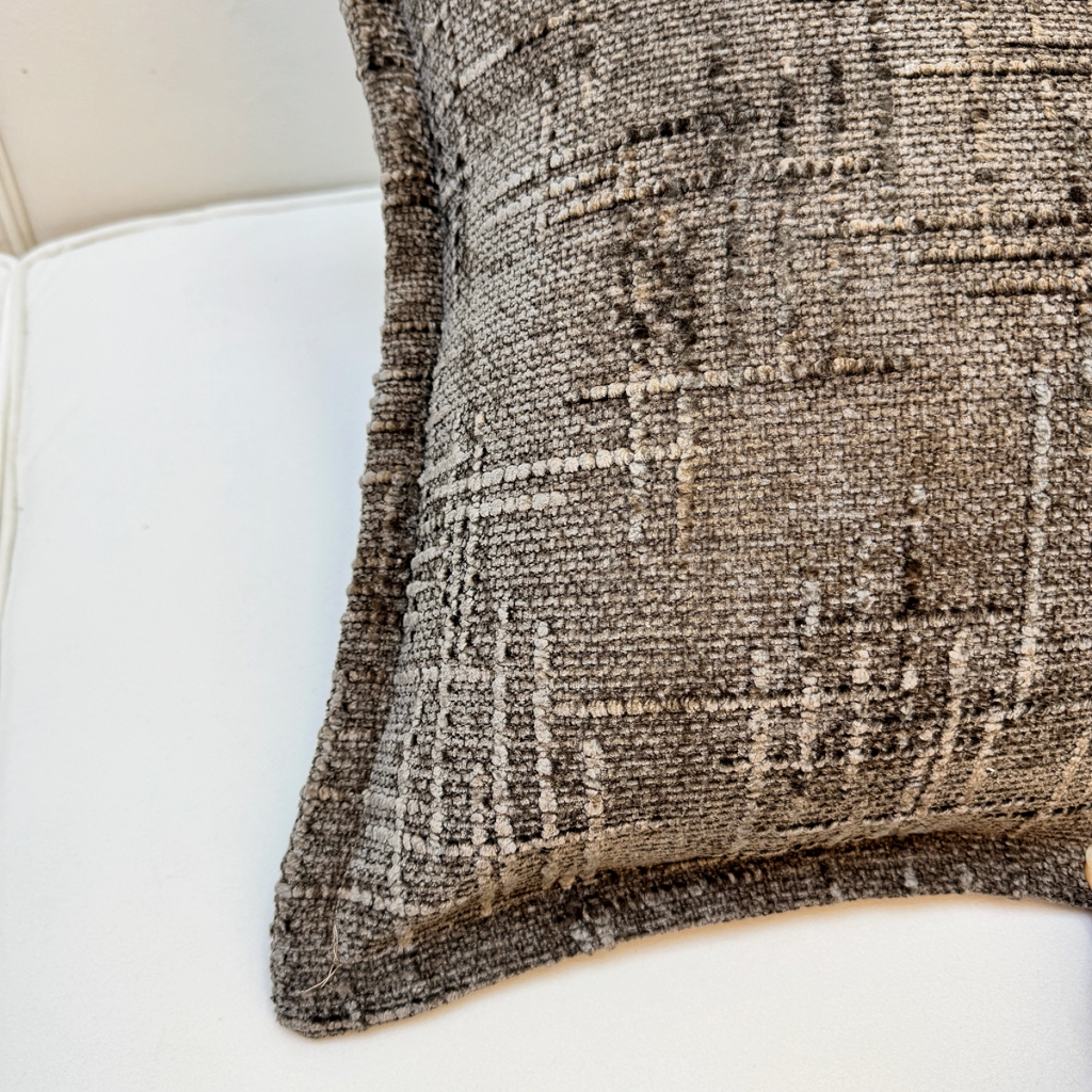 91家纺网 家纺一手货源 找家纺 爱家居 2025新款跨境亚马逊加厚双面雪尼尔宽边枕套美式压边抱枕客厅纯色靠垫 宽边雪尼尔—咖色