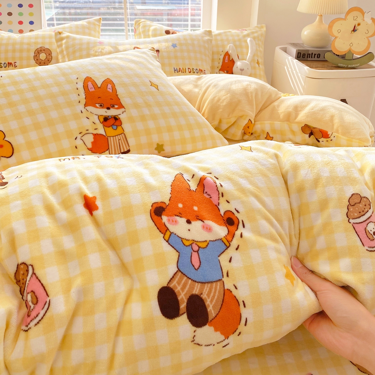 91家纺网 家纺一手货源 找家纺 金鑫汇家纺 2025新款加厚高克重A类牛奶绒四件套 狐狸先生