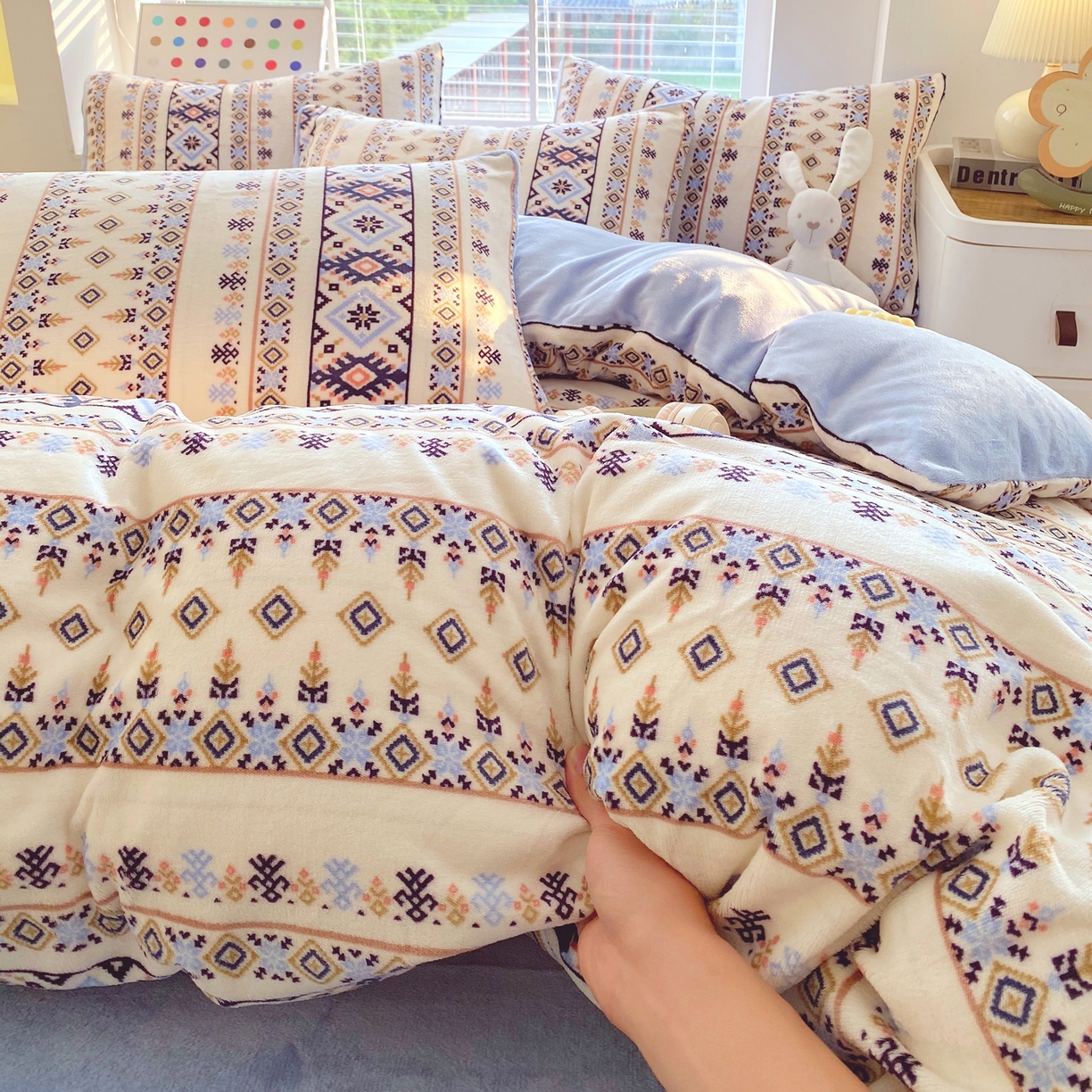 91家纺网 家纺一手货源 找家纺 金鑫汇家纺 2025新款加厚高克重A类牛奶绒四件套 波西米亚