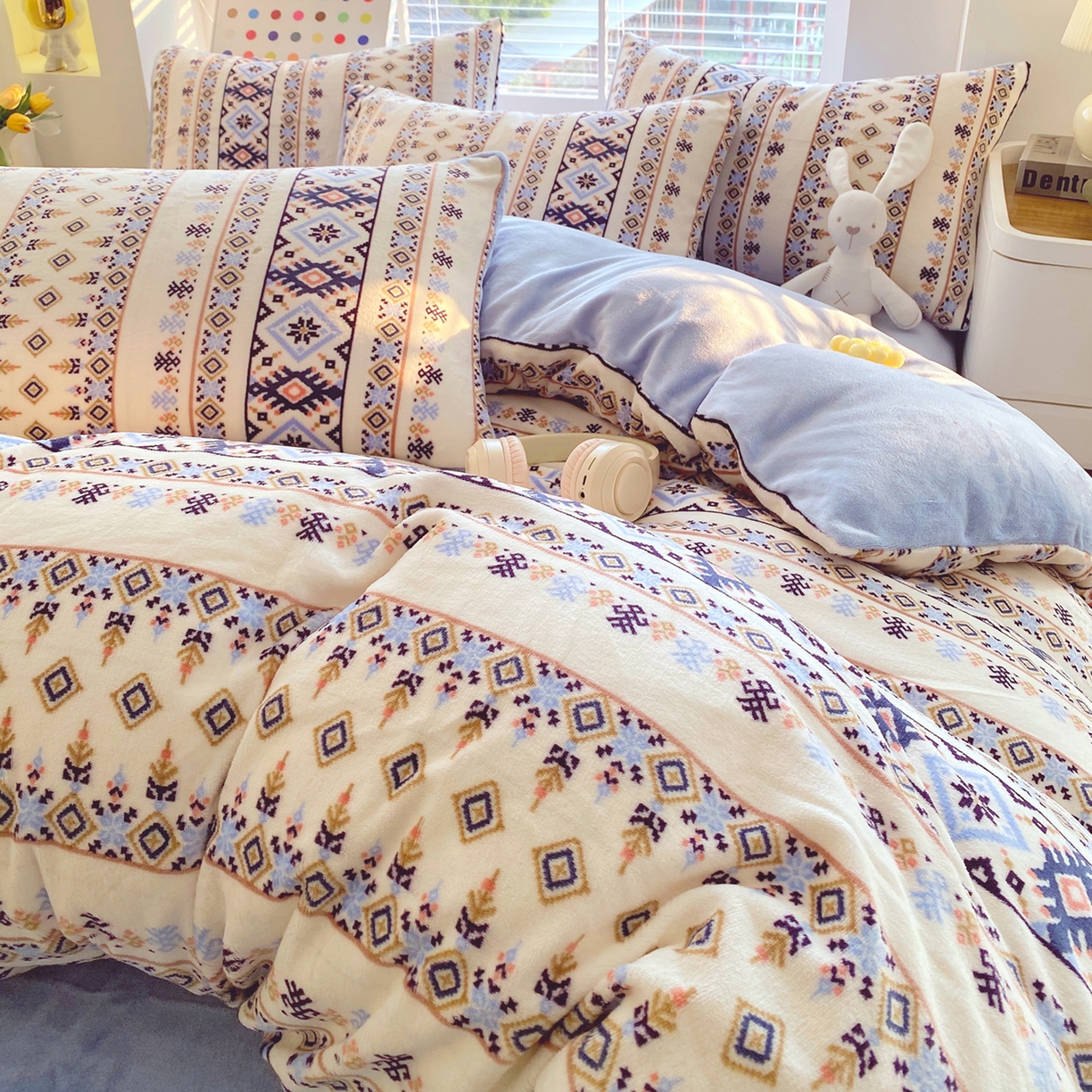 91家纺网 家纺一手货源 找家纺 金鑫汇家纺 2025新款加厚高克重A类牛奶绒四件套 波西米亚