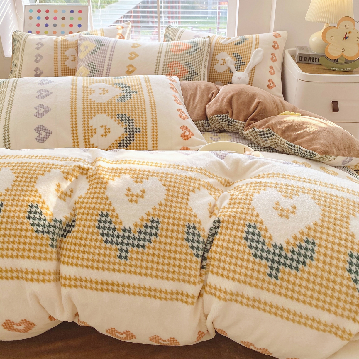 91家纺网 家纺一手货源 找家纺 金鑫汇家纺 2025新款加厚高克重A类牛奶绒四件套 同心千鸟格