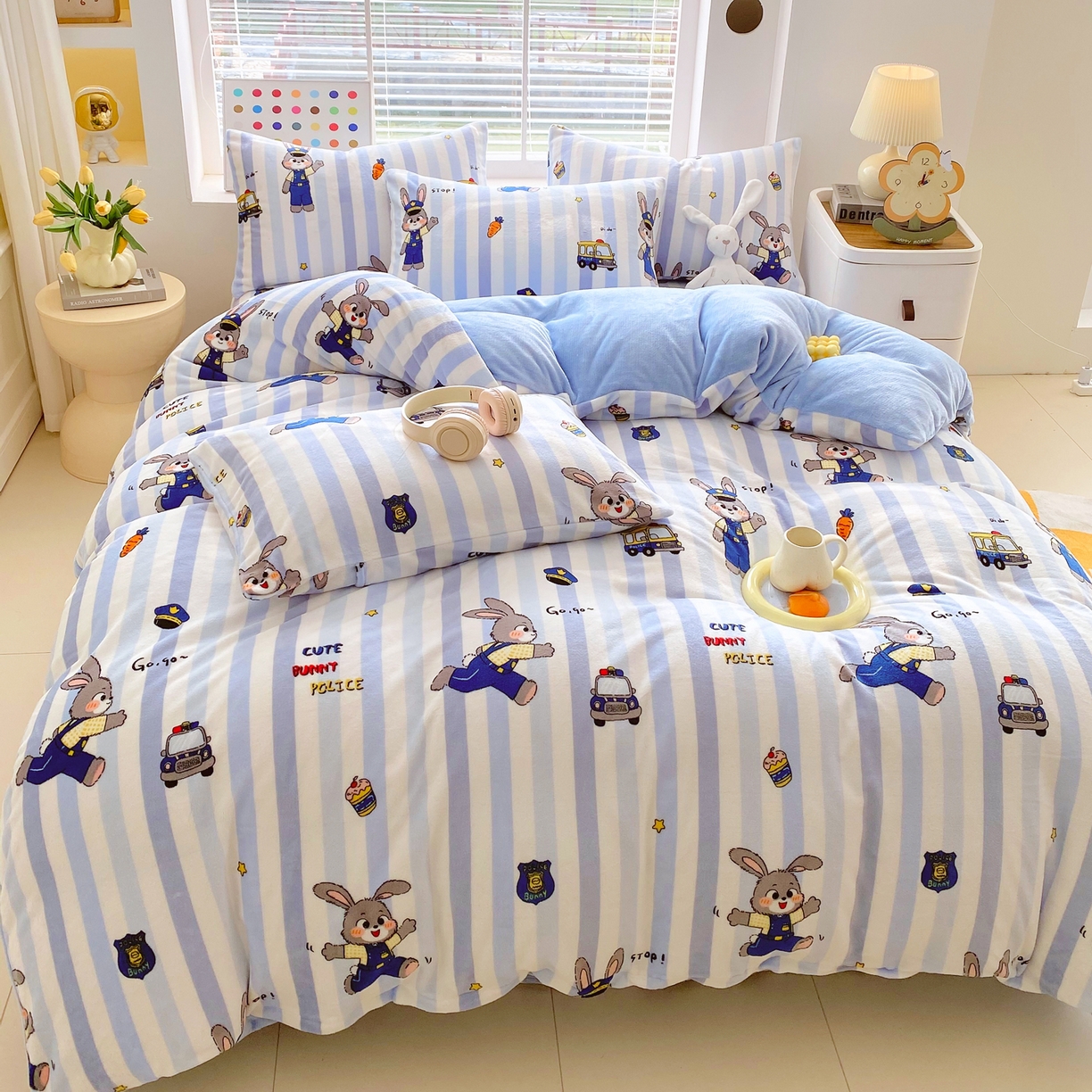 91家纺网 家纺一手货源 找家纺 金鑫汇家纺 2025新款加厚高克重A类牛奶绒四件套 兔子警官