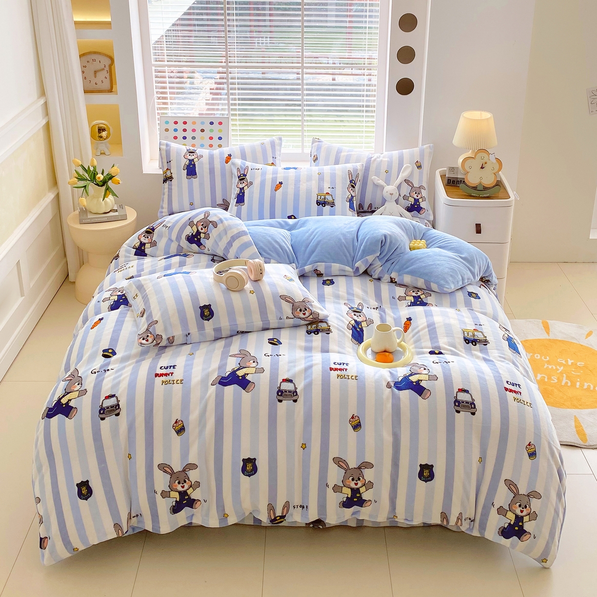 91家纺网 家纺一手货源 找家纺 金鑫汇家纺 2025新款加厚高克重A类牛奶绒四件套 兔子警官