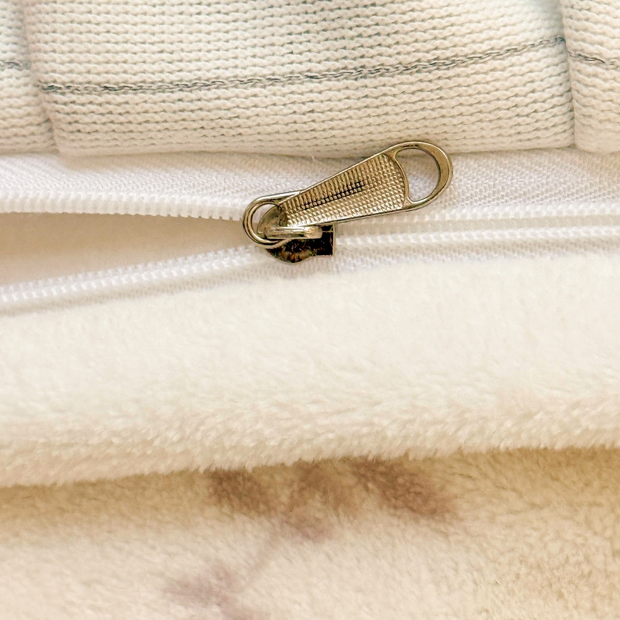 91家纺网 家纺一手货源 找家纺 （总）迪梦姿家纺 2025秋冬新款韩版印花牛奶绒花边款四件套