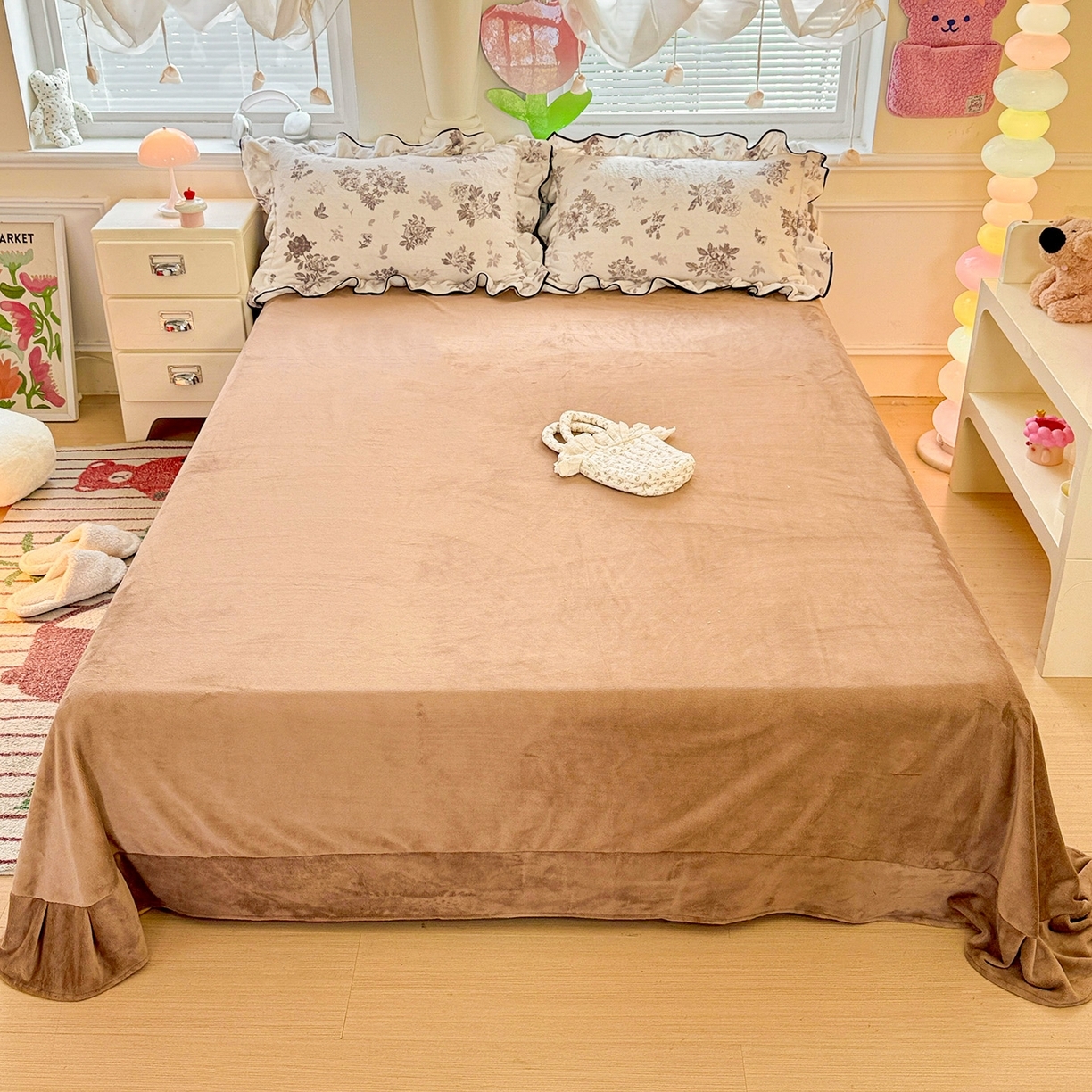 91家纺网 家纺一手货源 找家纺 （总）迪梦姿家纺 2025秋冬新款韩版印花牛奶绒花边款四件套