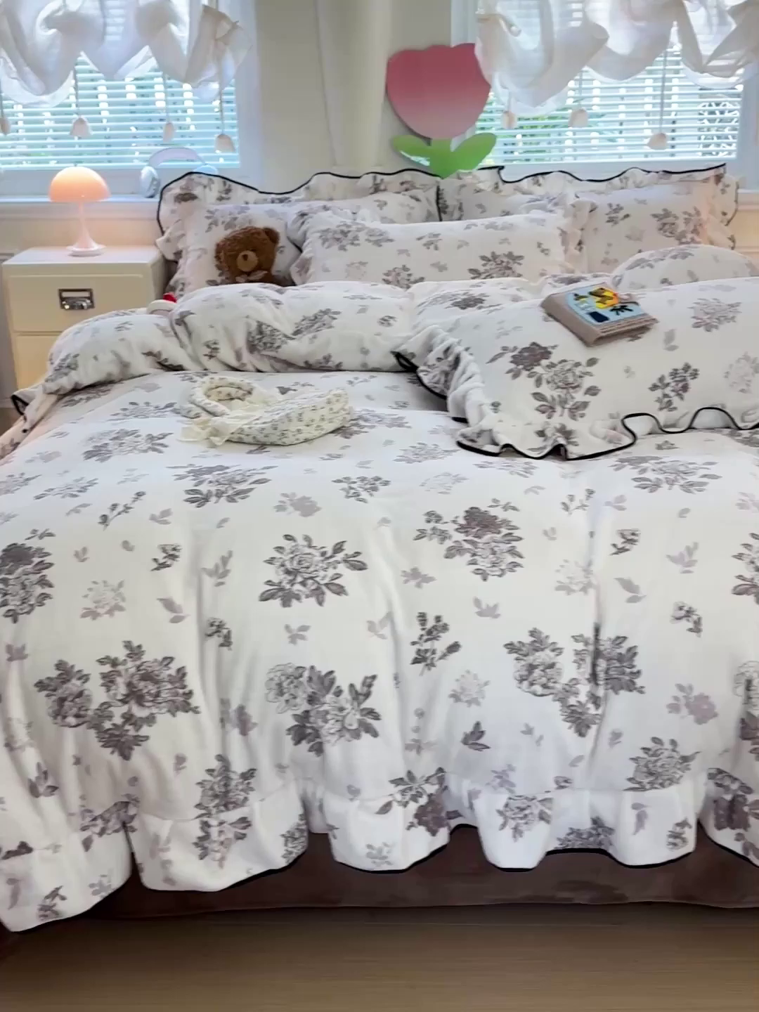 91家纺网 家纺一手货源 找家纺 （总）迪梦姿家纺 2025秋冬新款韩版印花牛奶绒花边款四件套