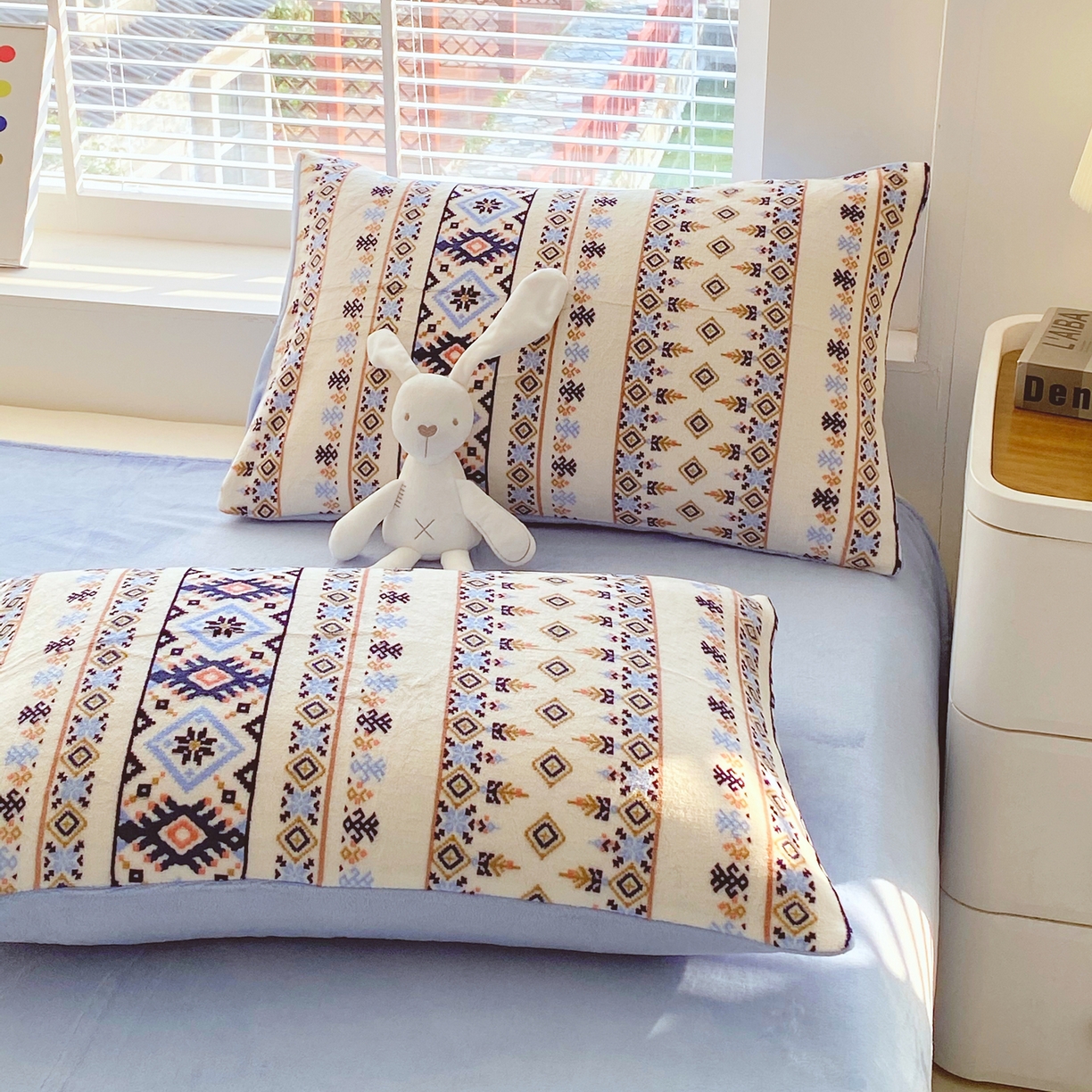 91家纺网 家纺一手货源 找家纺 金鑫汇家纺 2025年加厚高克重A类牛奶绒单枕套 波西米亚