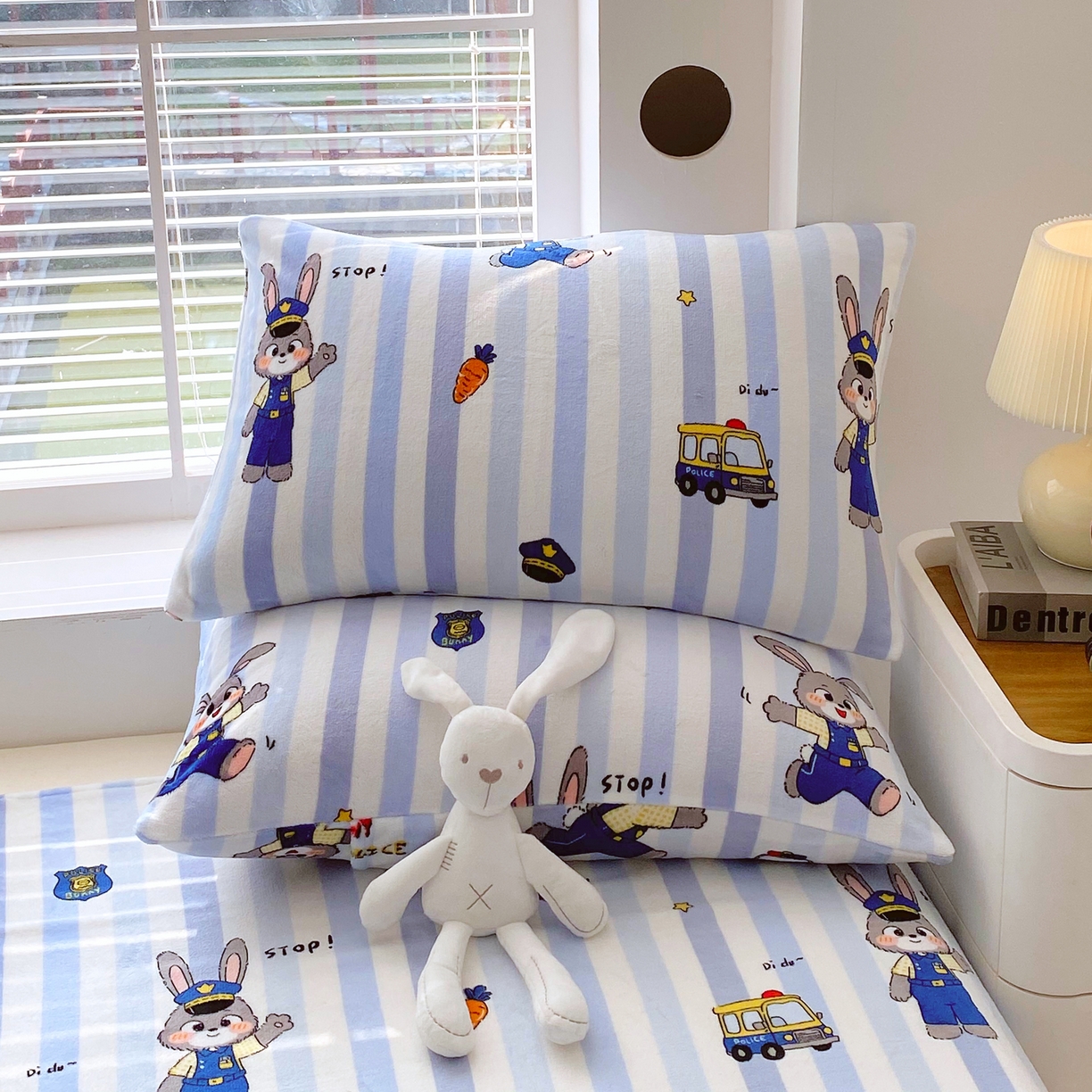 91家纺网 家纺一手货源 找家纺 金鑫汇家纺 2025年加厚高克重A类牛奶绒单枕套 兔子警官