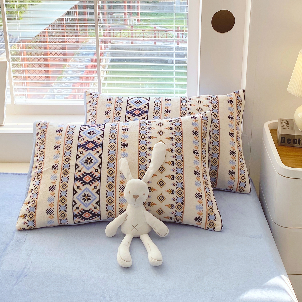 91家纺网 家纺一手货源 找家纺 金鑫汇家纺 2025年加厚高克重A类牛奶绒单枕套 波西米亚