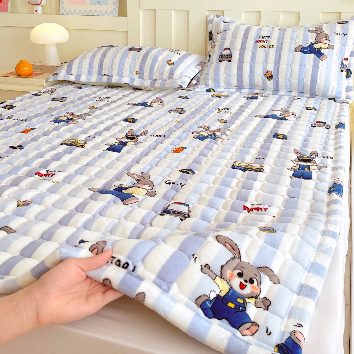 91家纺网 家纺一手货源 找家纺 （总）金鑫汇家纺 2025新款加厚牛奶豆豆绒暖绒包边床褥垫